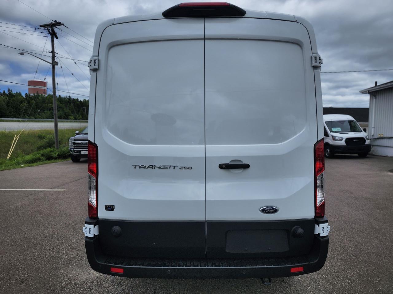 2025 Ford Transit Cargo Van T-250 148" MED RF 9070 GVWR RWD Photo5
