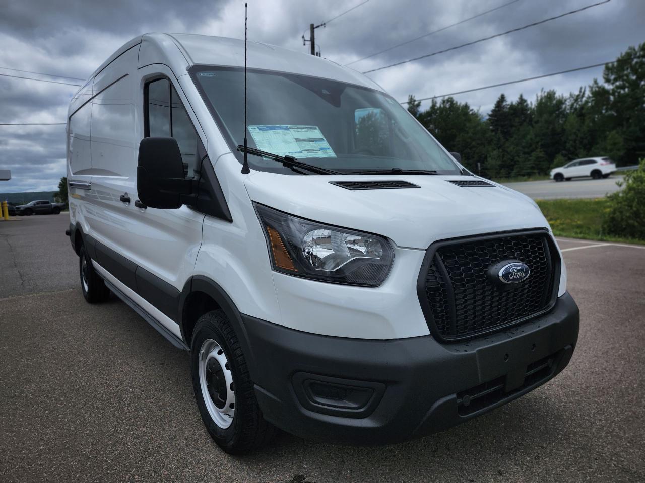 2025 Ford Transit Cargo Van T-250 148" MED RF 9070 GVWR RWD Photo2
