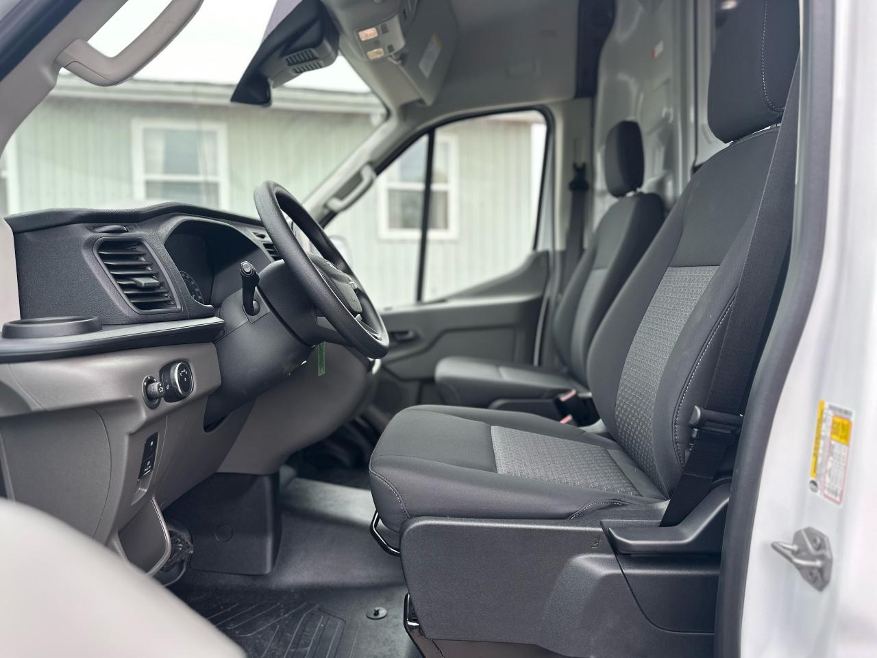 2025 Ford Transit Cargo Van T-250 148" MED RF 9070 GVWR AWD Photo5