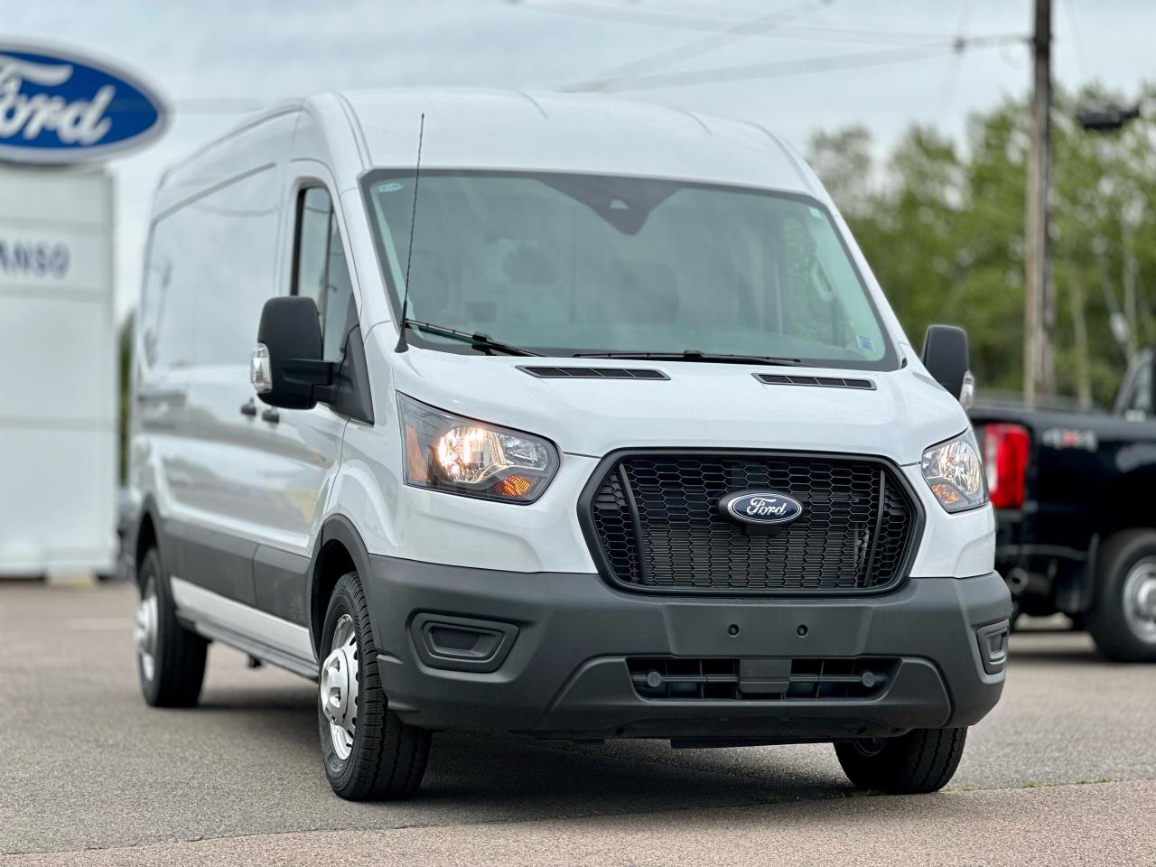 2025 Ford Transit Cargo Van T-250 148" MED RF 9070 GVWR AWD Photo5