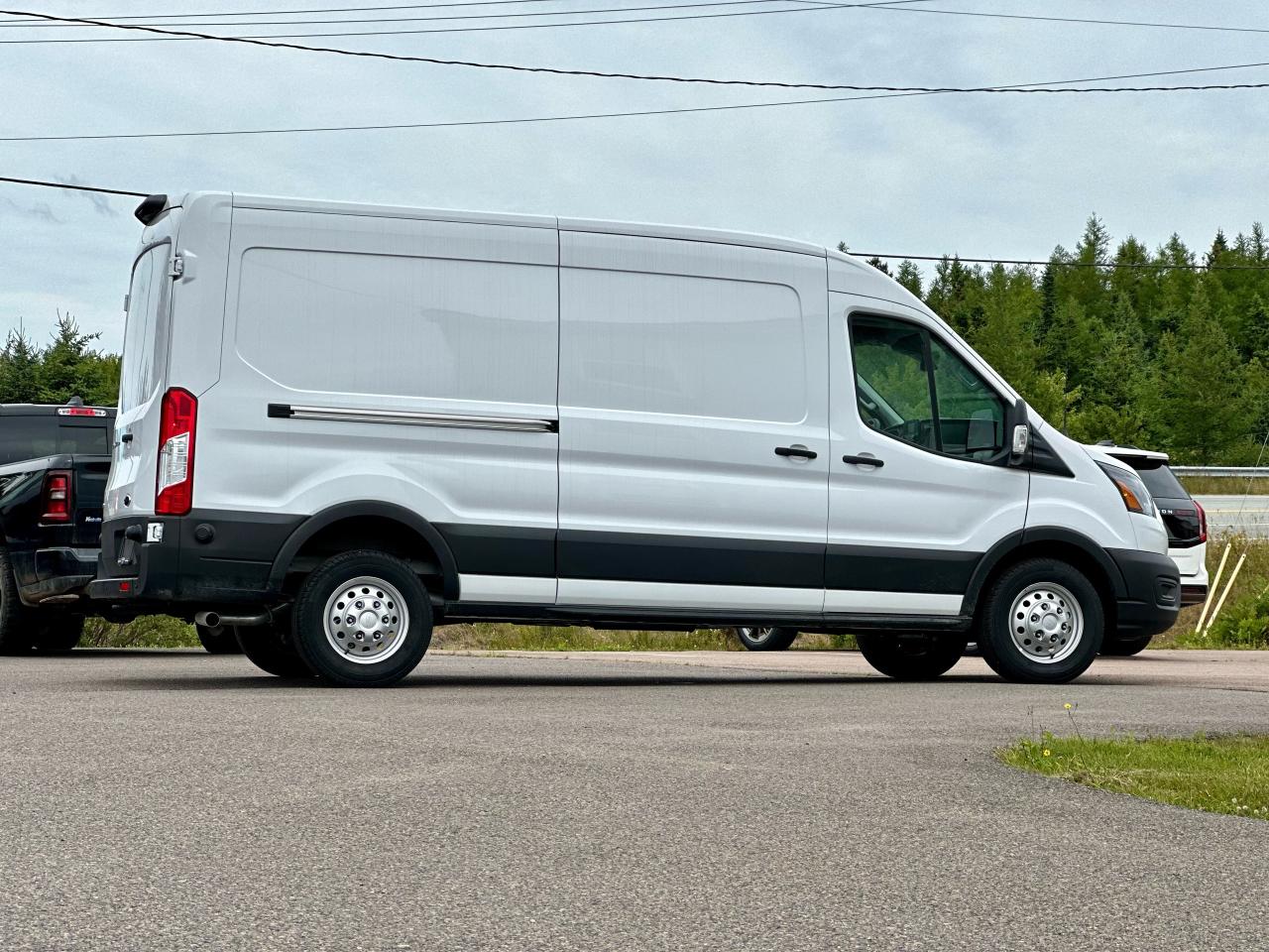 2025 Ford Transit Cargo Van T-250 148" MED RF 9070 GVWR AWD Photo5