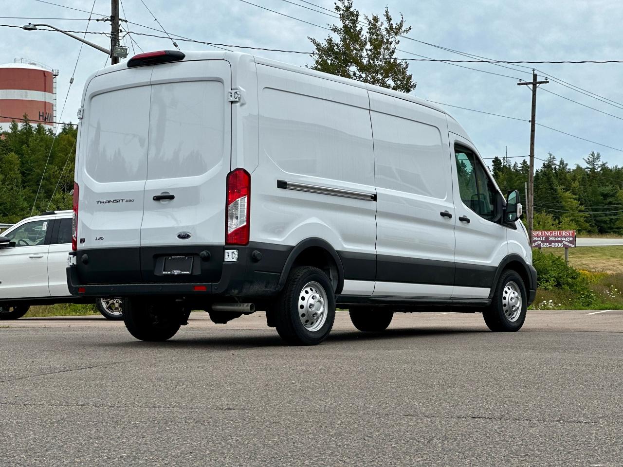 2025 Ford Transit Cargo Van T-250 148" MED RF 9070 GVWR AWD Photo5