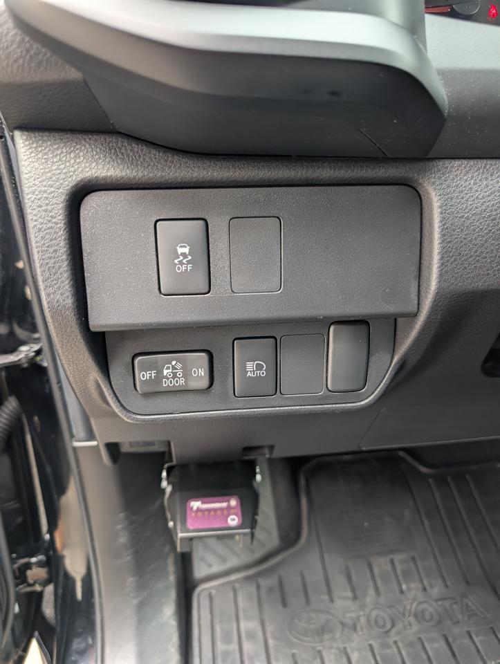 2023 Toyota Tacoma SR Photo