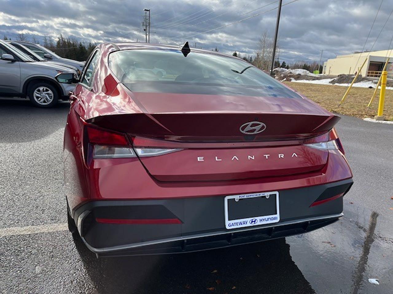 2025 Hyundai Elantra Preferred Photo3