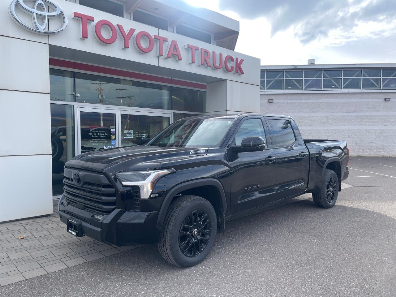 2025 Toyota Tundra LIMITED HYBRID Photo0