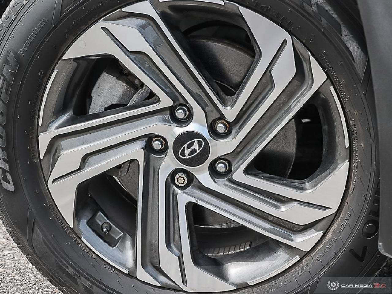 2022 Hyundai Santa Fe Essential,LOW KM'S,AWD,R/V CAM,H/SEATS & S.WHEEL Photo