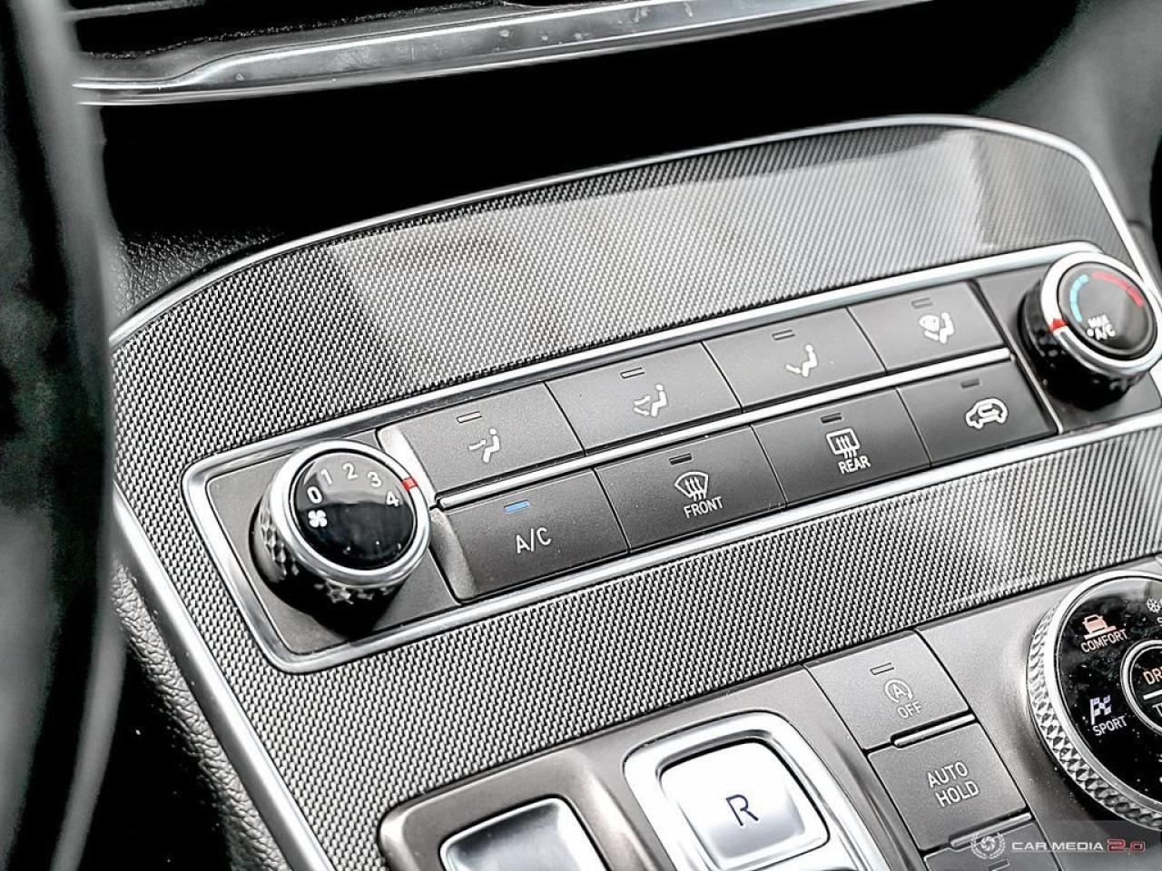 2022 Hyundai Santa Fe Essential,LOW KM'S,AWD,R/V CAM,H/SEATS & S.WHEEL Photo