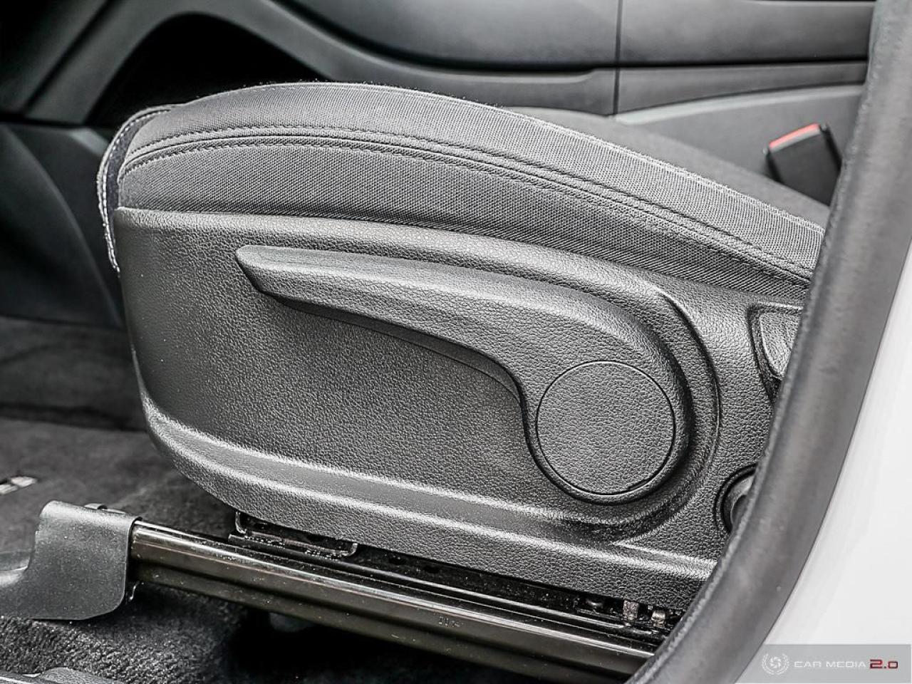 2022 Hyundai Santa Fe Essential,LOW KM'S,AWD,R/V CAM,H/SEATS & S.WHEEL Photo