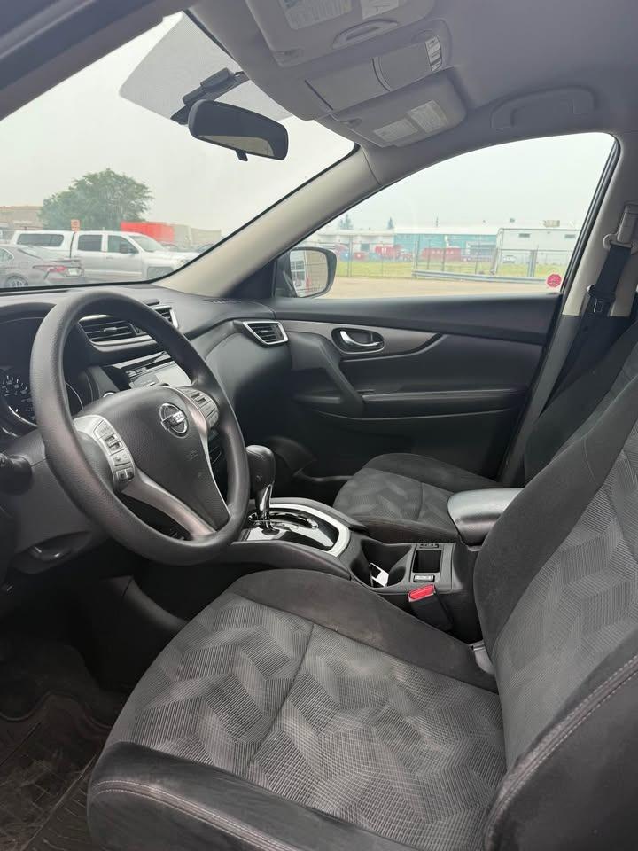 2016 Nissan Rogue S - Photo #12
