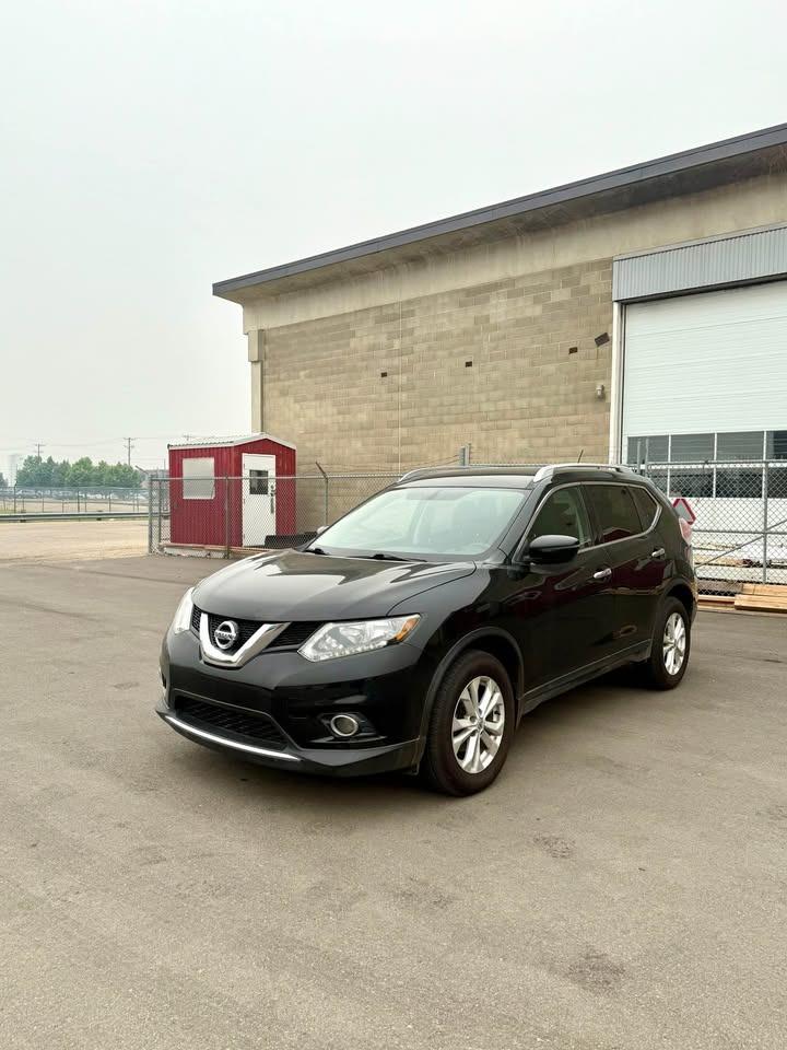 2016 Nissan Rogue S - Photo #2