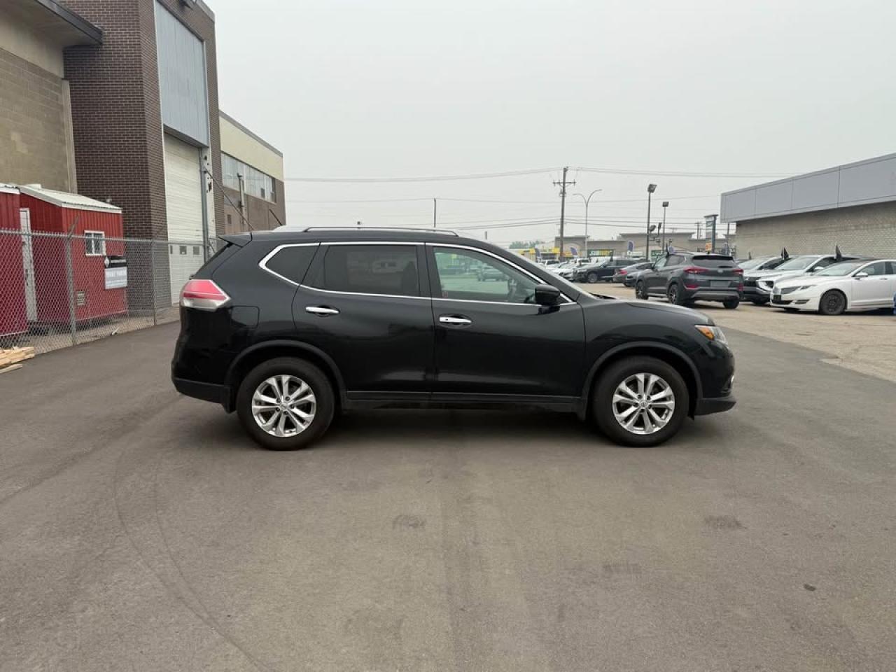 2016 Nissan Rogue S - Photo #4