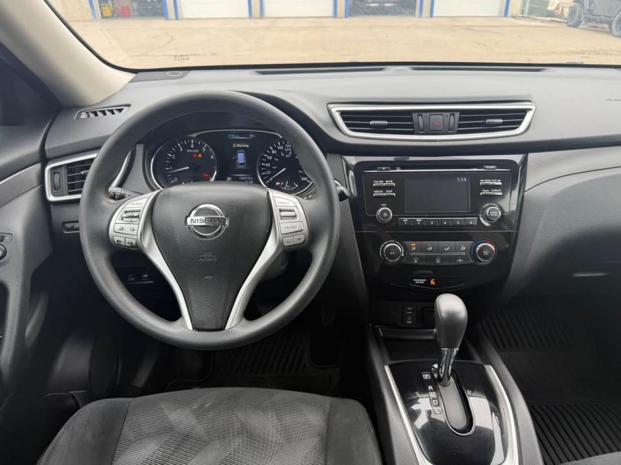 2016 Nissan Rogue S - Photo #8