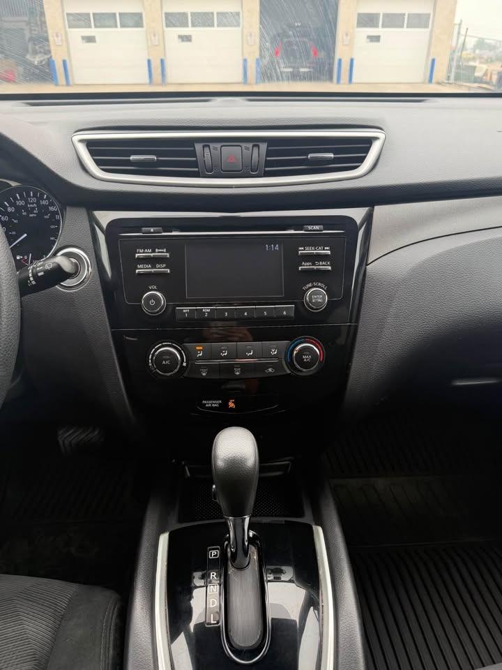 2016 Nissan Rogue S - Photo #11