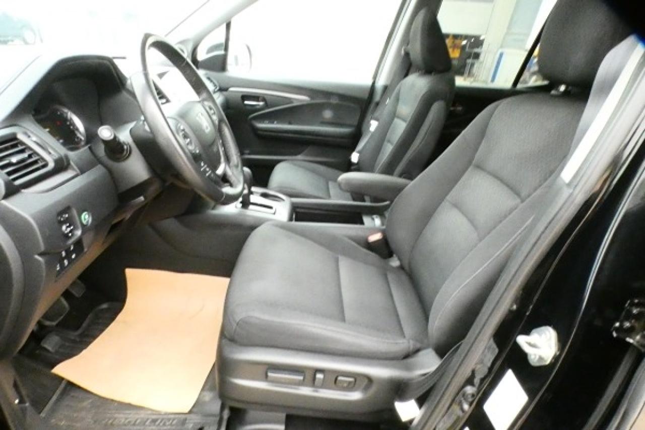 2019 Honda Ridgeline Sport AWD w/Htd cloth, S/R, BUC - Photo #10