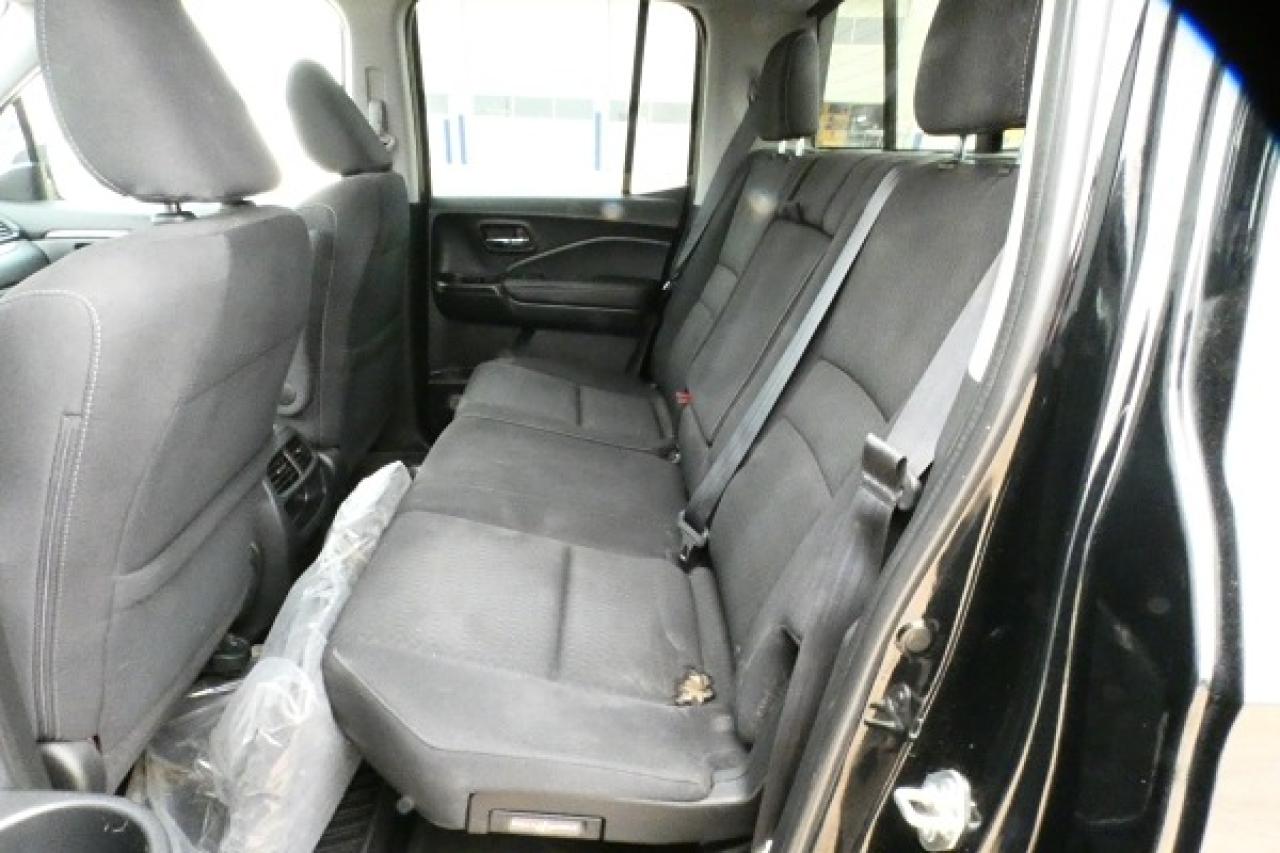 2019 Honda Ridgeline Sport AWD w/Htd cloth, S/R, BUC - Photo #9