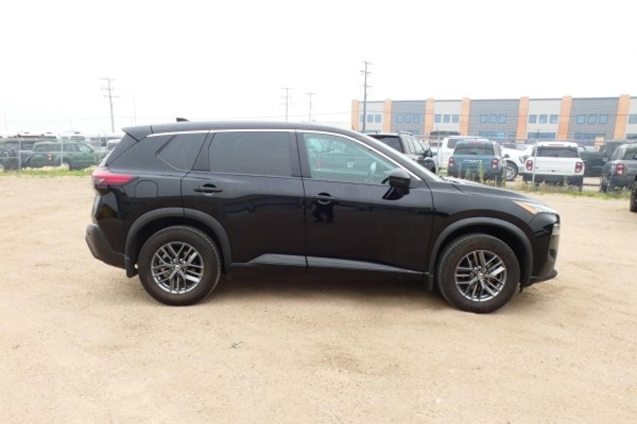 2021 Nissan Rogue S w/Htd cloth, Htd wheel, BUC - Photo #5