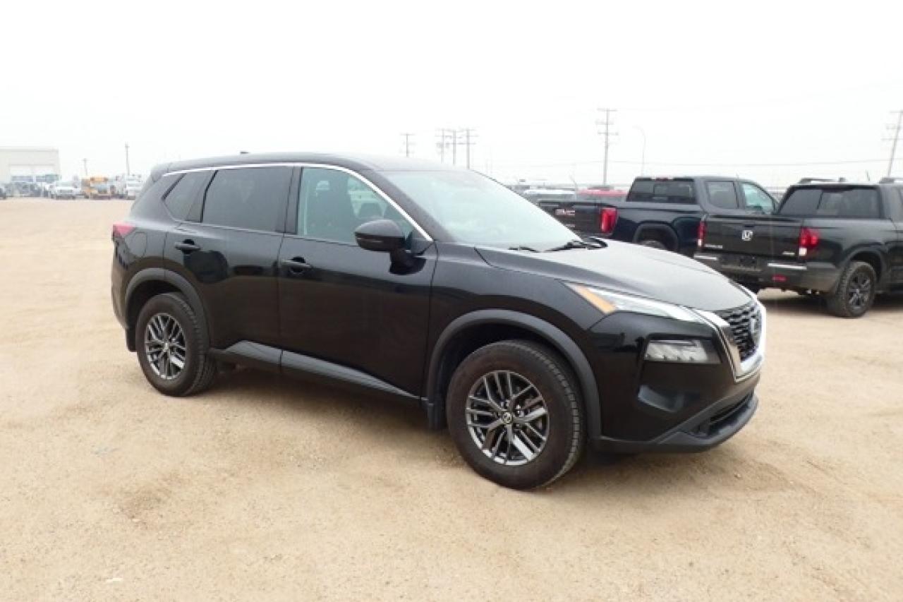 2021 Nissan Rogue S w/Htd cloth, Htd wheel, BUC - Photo #4