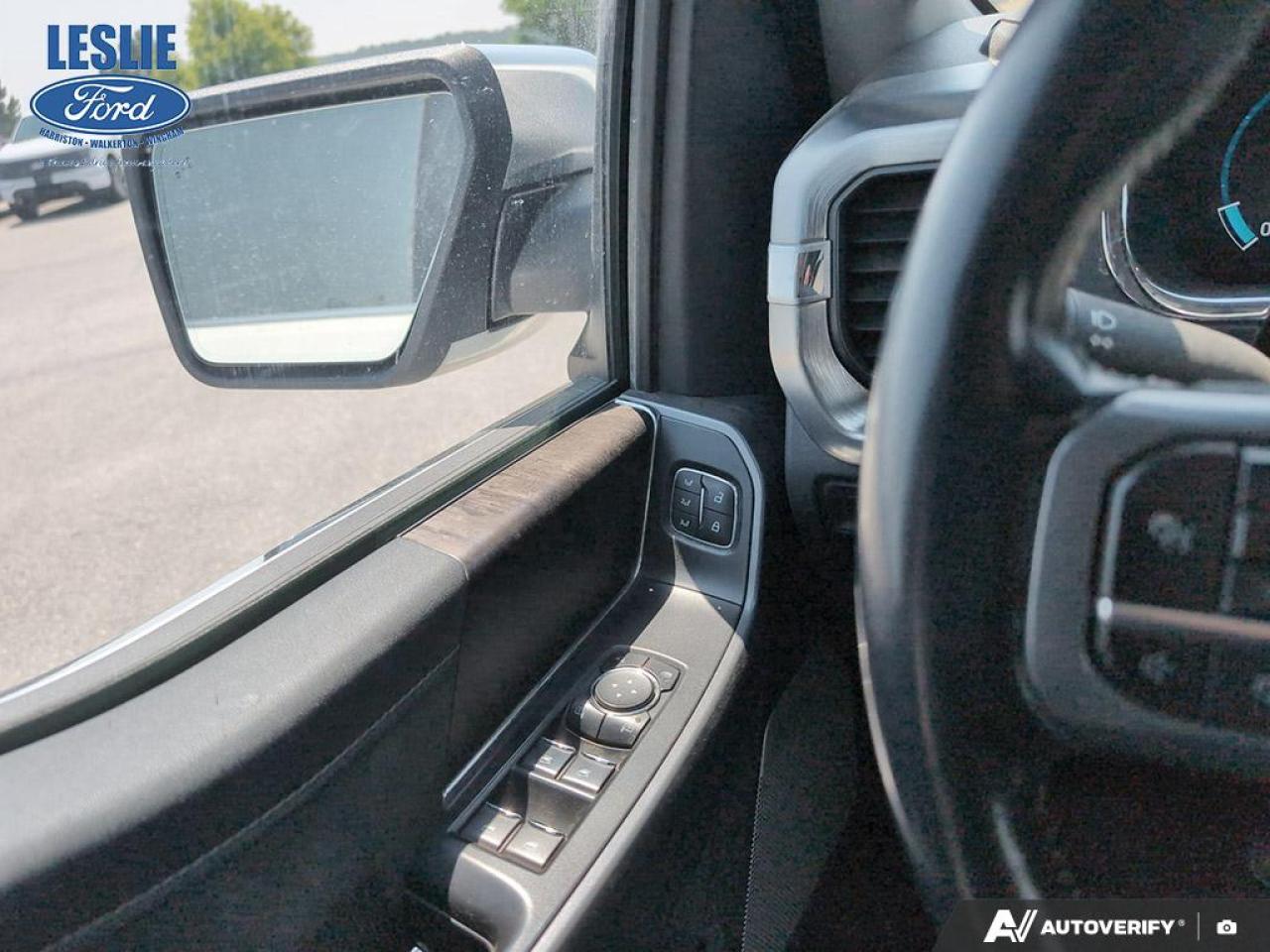 2022 Ford F-150 Lariat 4WD SuperCrew 5.5' Box Photo