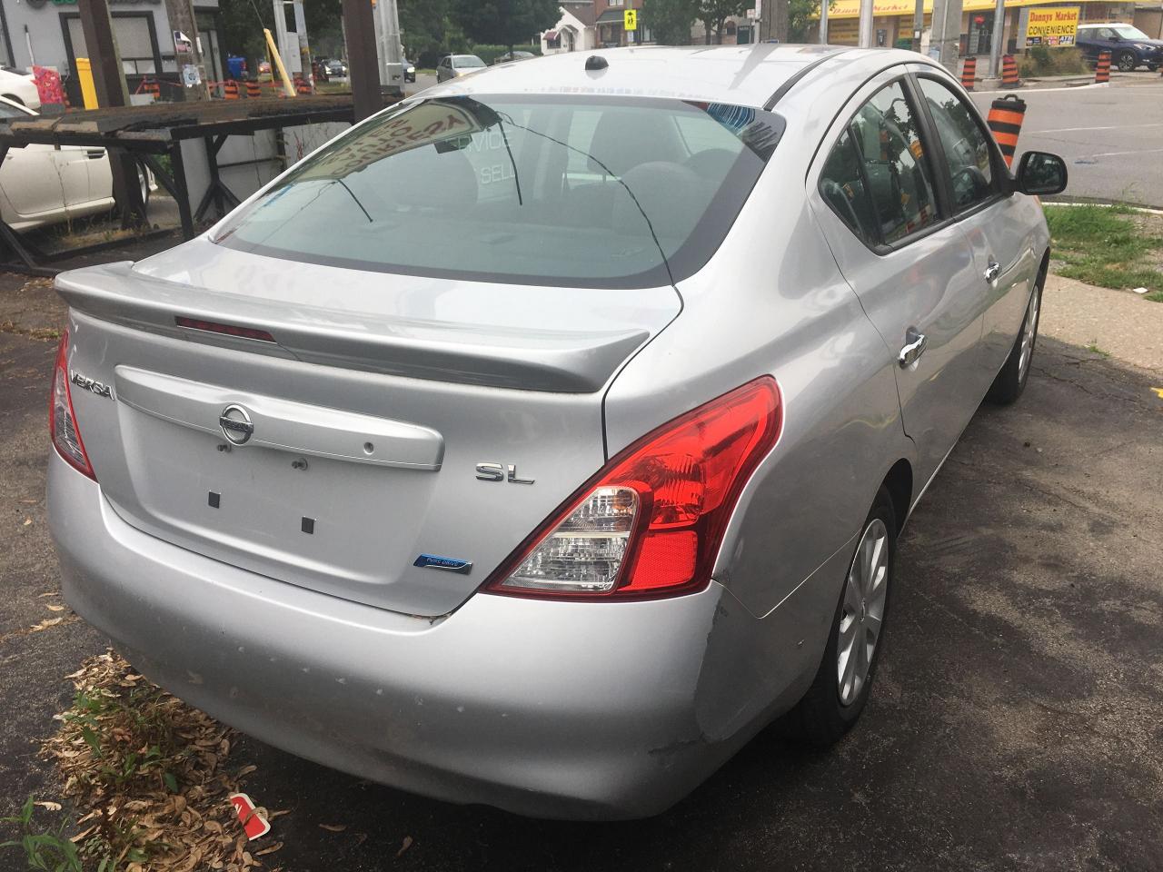 2013 Nissan Versa SL - Low Low Km's ! - Photo #3
