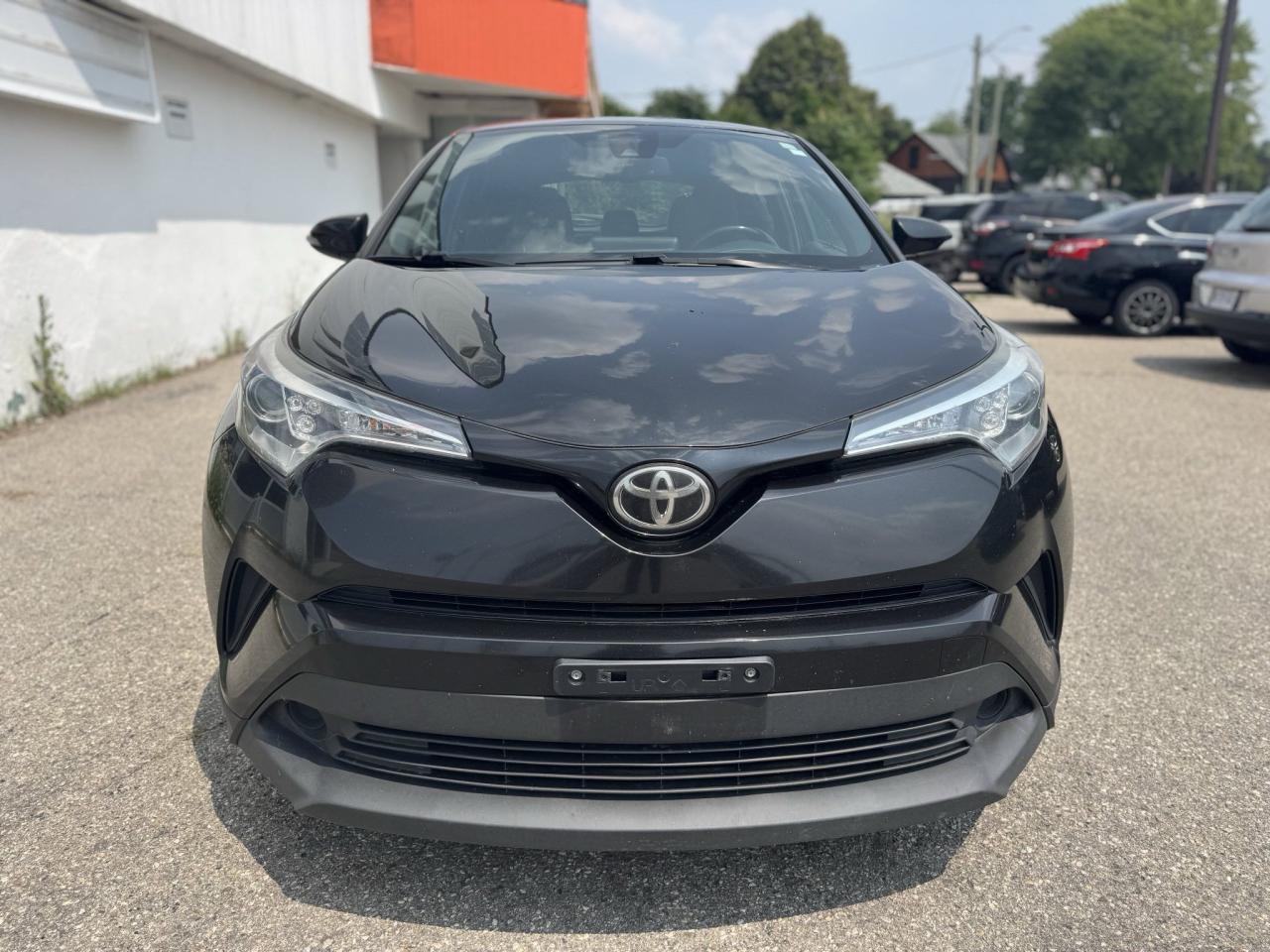 2018 Toyota C-HR XLE - Photo #2