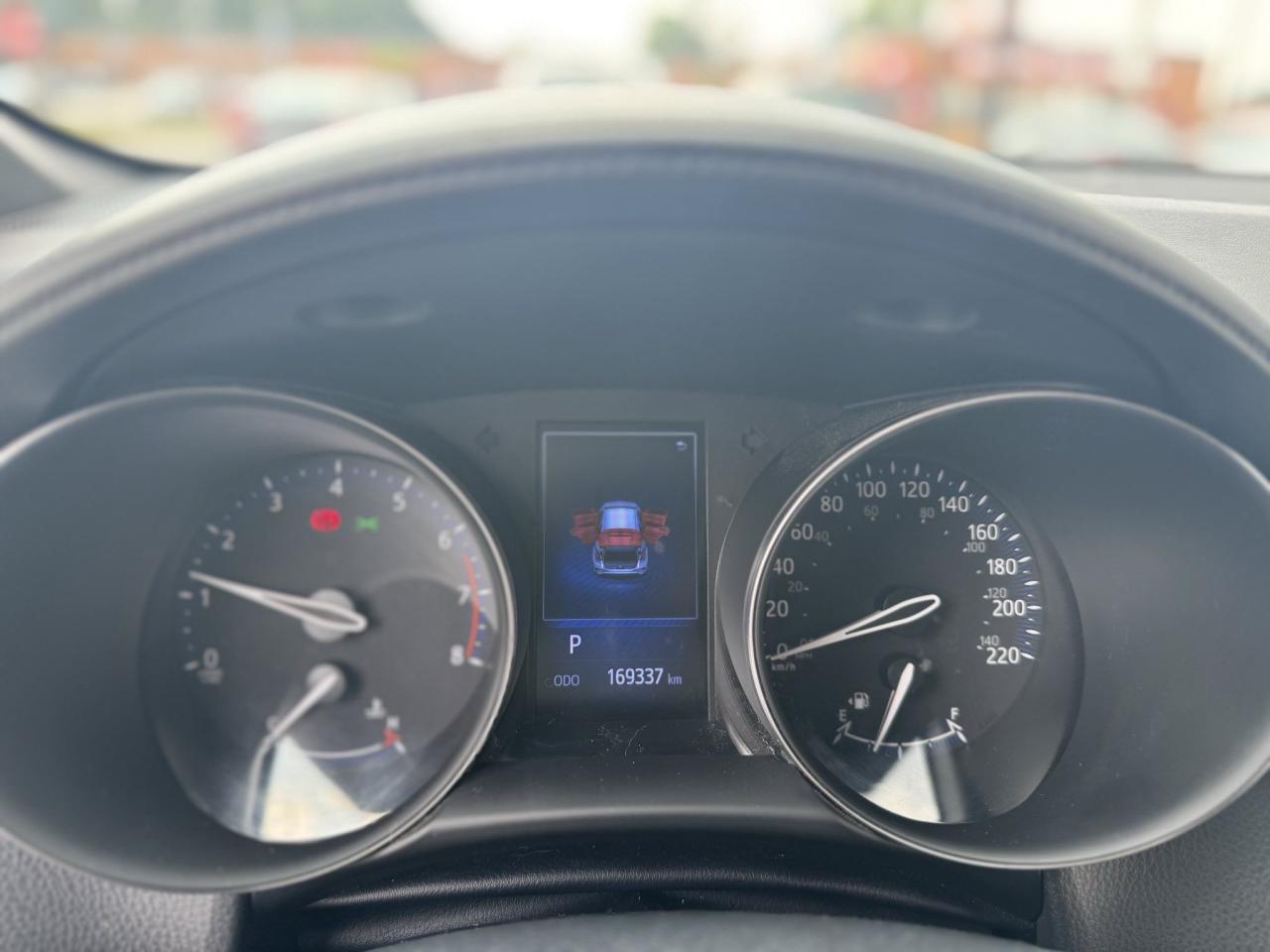 2018 Toyota C-HR XLE - Photo #5