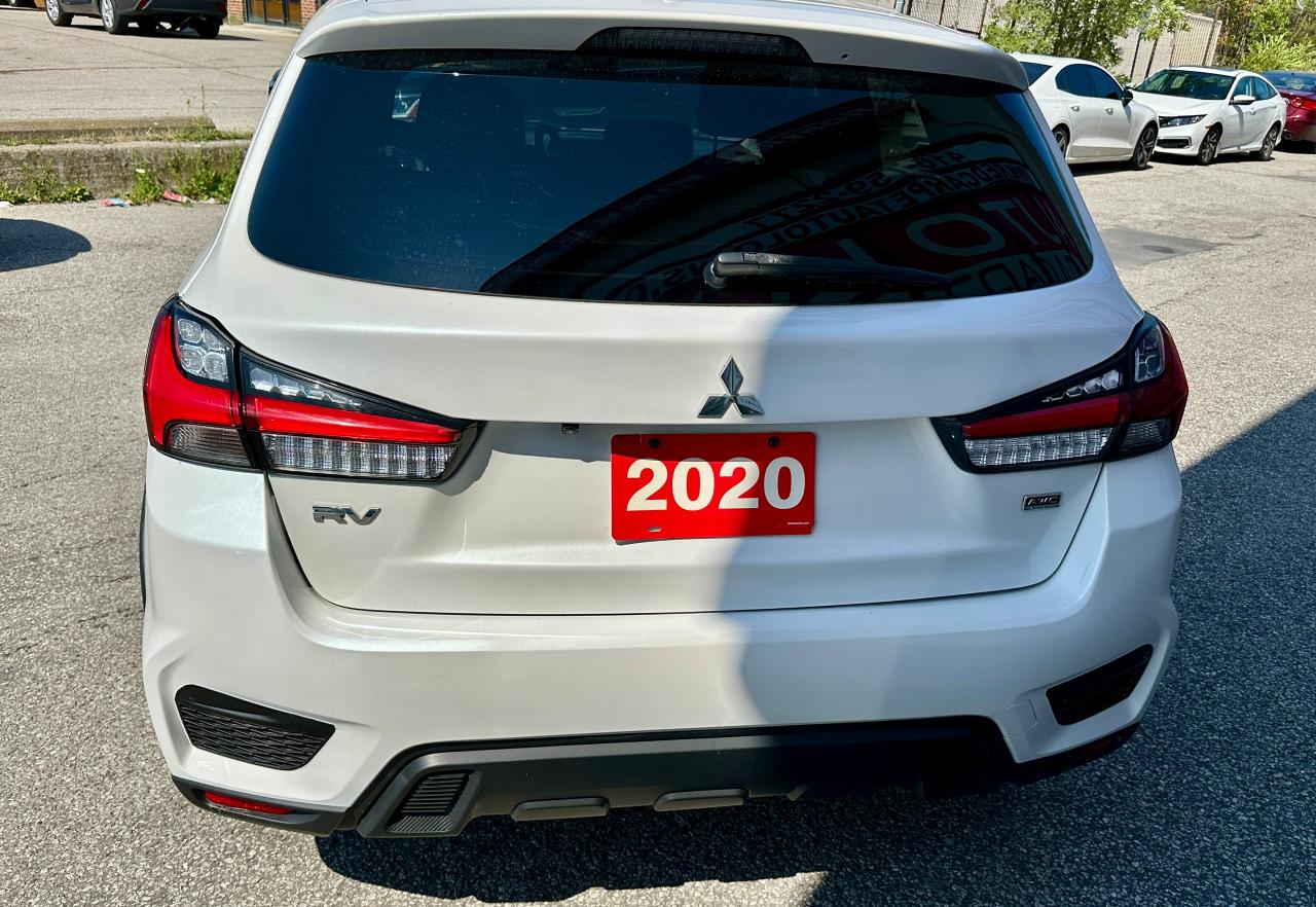 2020 Mitsubishi RVR SE Photo4