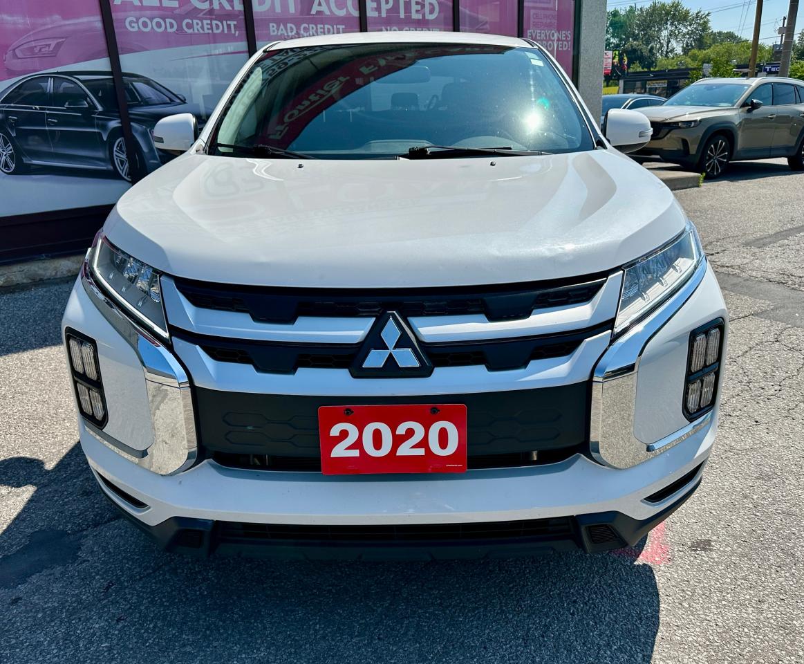 2020 Mitsubishi RVR SE Photo2