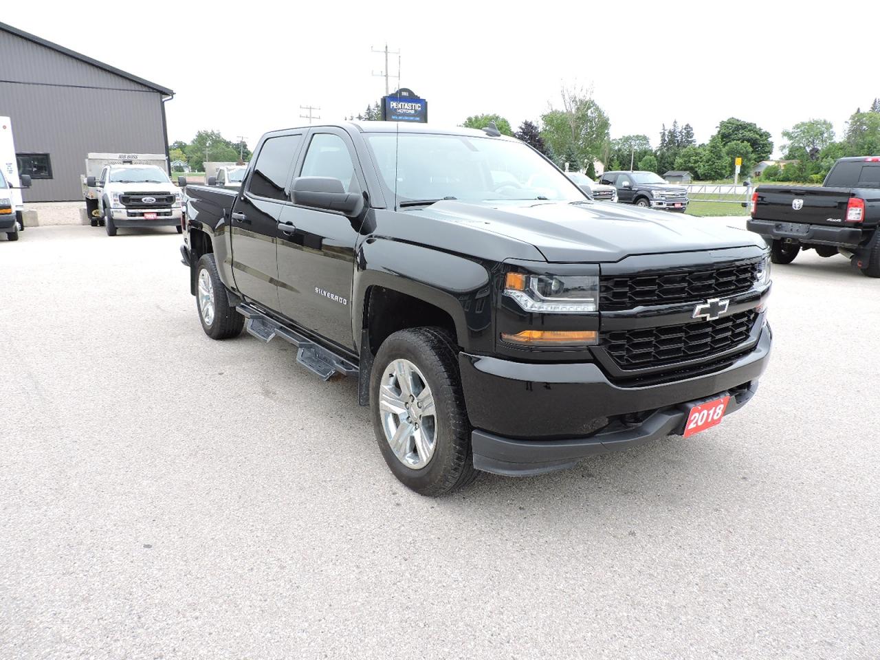 Used 2018 Chevrolet Silverado 1500 Custom 5.3L 4X4 6-Seats New Tires New Brakes for sale in Gorrie, ON