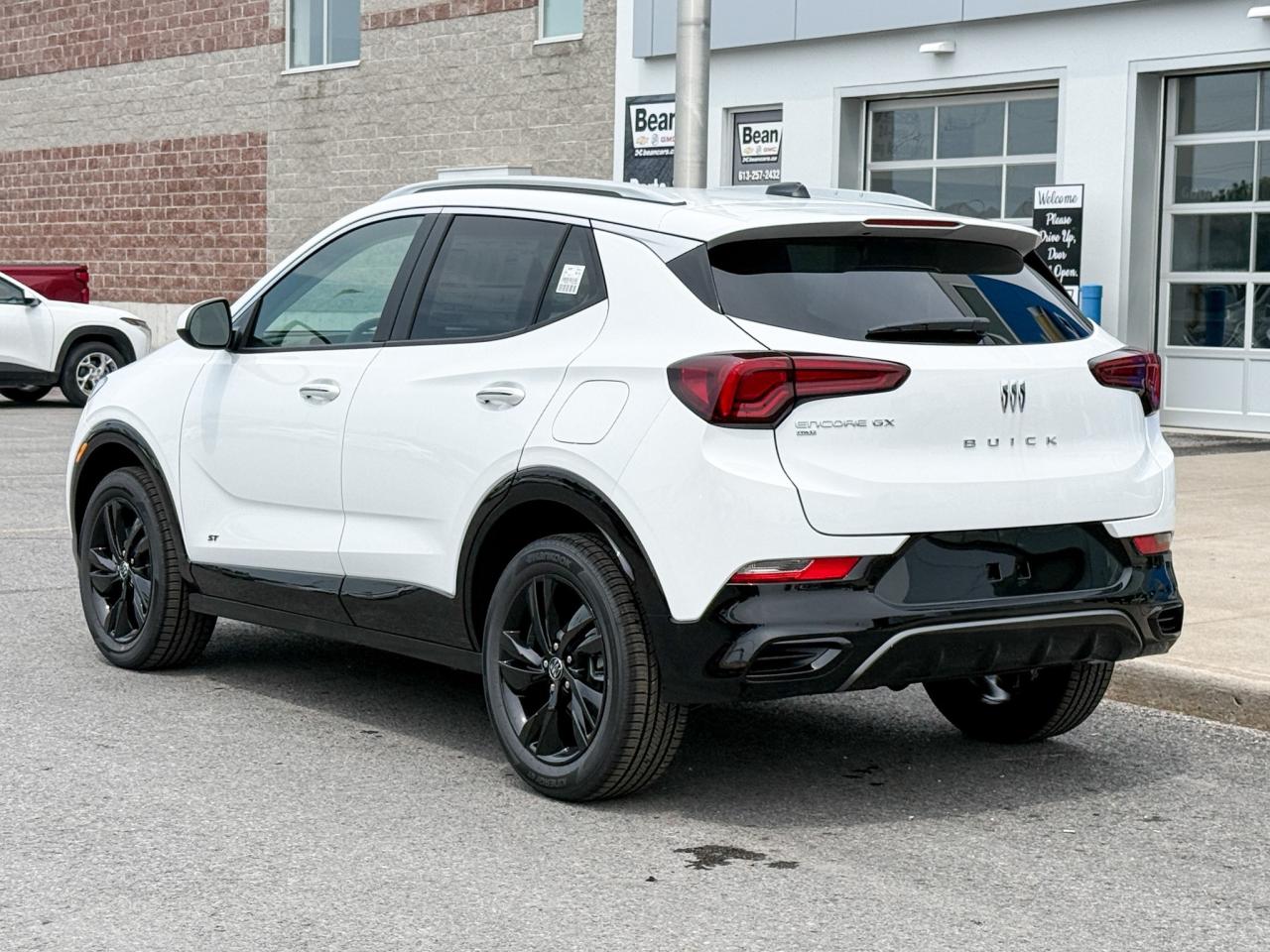 2026 Buick Encore GX Sport Touring 1.3L 3CYL WITH REMOTE START/ENTRY, HEATED SEATS, HEATED STEERING WHEEL, HD REAR VISION CAMERA, APPLE CARPLAY AND ANDROID AUTO Photo2