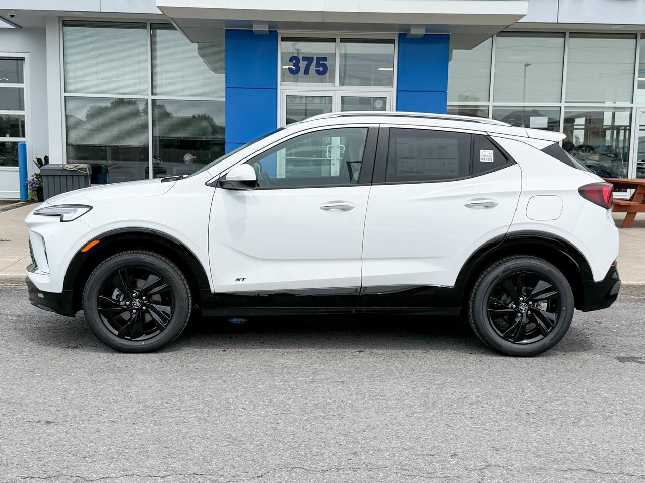 2026 Buick Encore GX Sport Touring 1.3L 3CYL WITH REMOTE START/ENTRY, HEATED SEATS, HEATED STEERING WHEEL, HD REAR VISION CAMERA, APPLE CARPLAY AND ANDROID AUTO Photo5