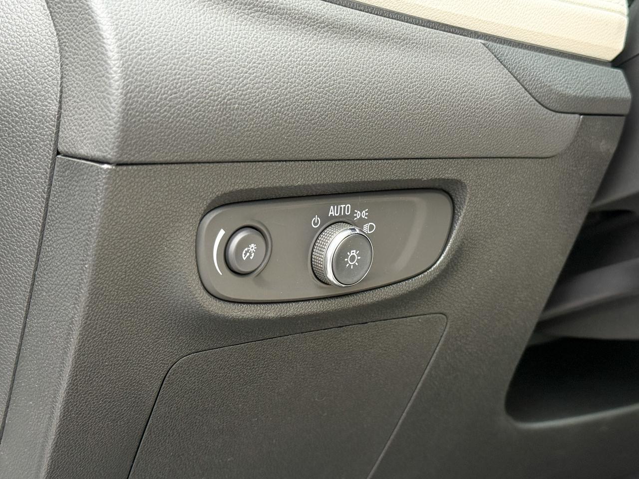 2026 Buick Encore GX Sport Touring 1.3L 3CYL WITH REMOTE START/ENTRY, HEATED SEATS, HEATED STEERING WHEEL, HD REAR VISION CAMERA, APPLE CARPLAY AND ANDROID AUTO Photo