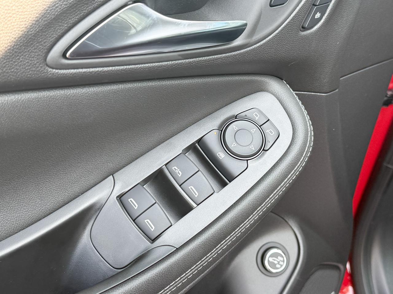 2026 Buick Encore GX Avenir 1.3L 3CYL WITH REMOTE START/ENTRY, HEATED SEATS, HEATED STEERING WHEEL, HD SURROUND VISION, APPLE CARPLAY AND ANDROID AUTO, BOSE SOUND SYSTEM Photo