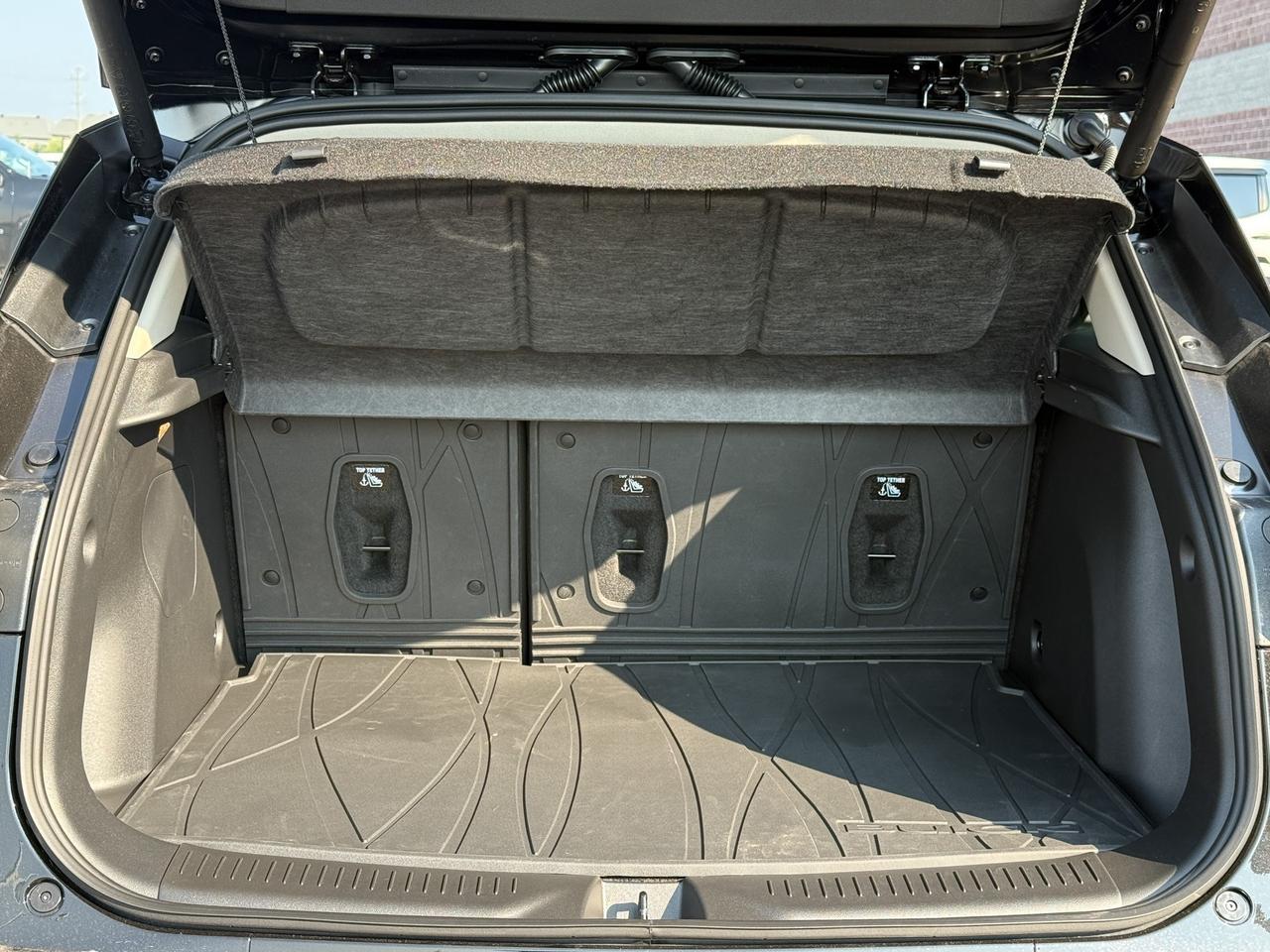2026 Buick Encore GX Avenir 1.3L 3CYL WITH REMOTE START/ENTRY, HEATED SEATS, HEATED STEERING WHEEL, HD SURROUND VISION, APPLE CARPLAY AND ANDROID AUTO, BOSE SOUND SYSTEM Photo4