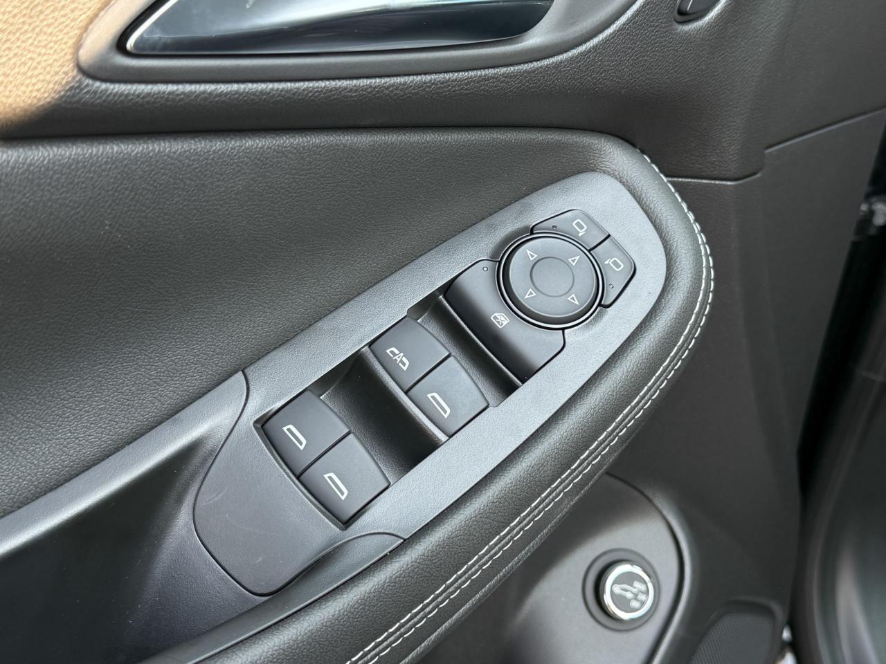 2026 Buick Encore GX Avenir 1.3L 3CYL WITH REMOTE START/ENTRY, HEATED SEATS, HEATED STEERING WHEEL, HD SURROUND VISION, APPLE CARPLAY AND ANDROID AUTO, BOSE SOUND SYSTEM Photo