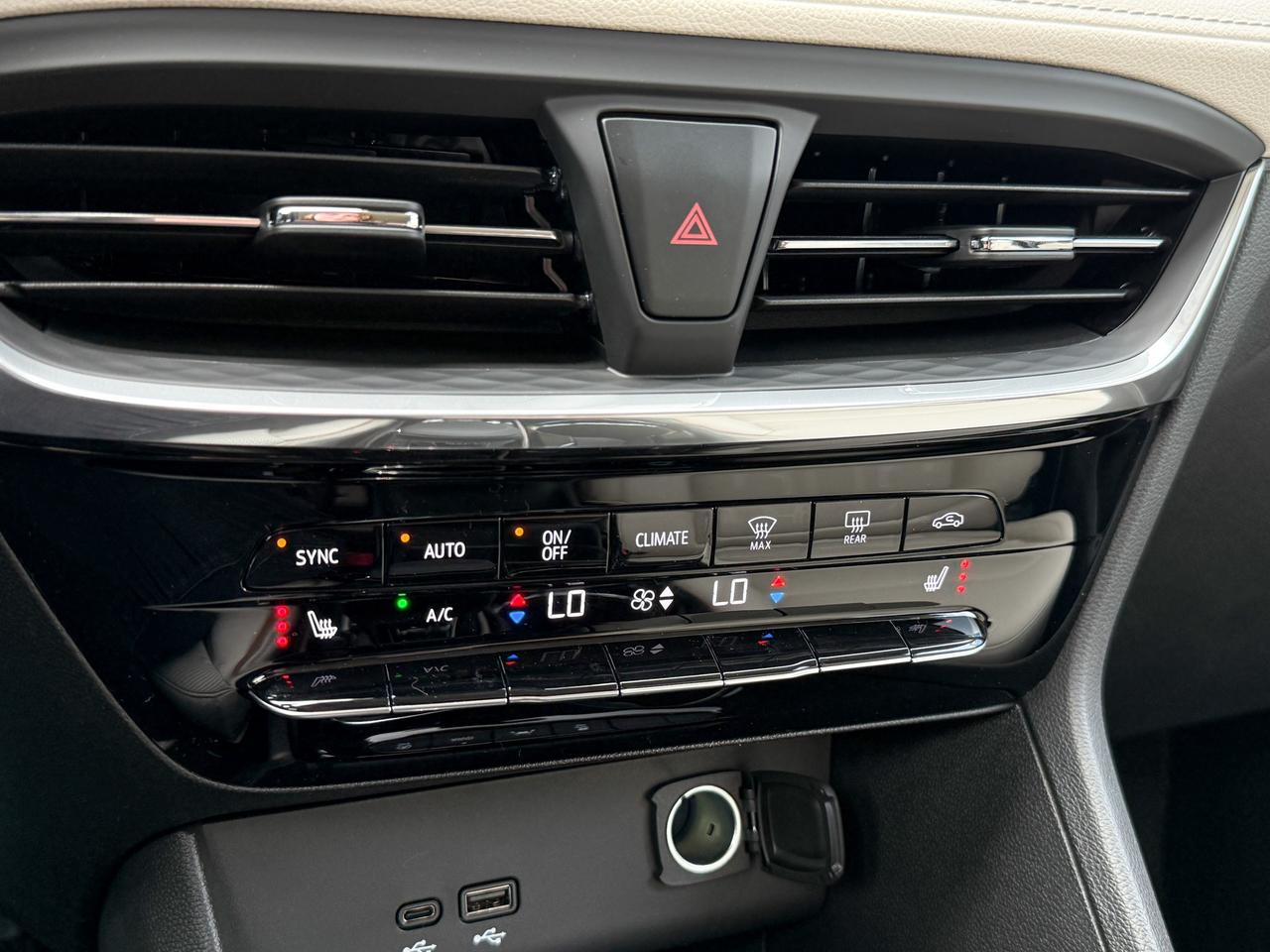 2026 Buick Encore GX Avenir 1.3L 3CYL WITH REMOTE START/ENTRY, HEATED SEATS, HEATED STEERING WHEEL, HD REAR VISION CAMERA, APPLE CARPLAY AND ANDROID AUTO, BOSE SOUND SYSTEM Photo