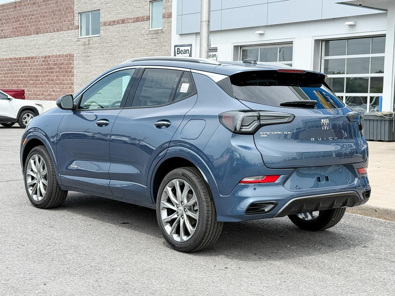 2026 Buick Encore GX Avenir 1.3L 3CYL WITH REMOTE START/ENTRY, HEATED SEATS, HEATED STEERING WHEEL, HD REAR VISION CAMERA, APPLE CARPLAY AND ANDROID AUTO, BOSE SOUND SYSTEM Photo2