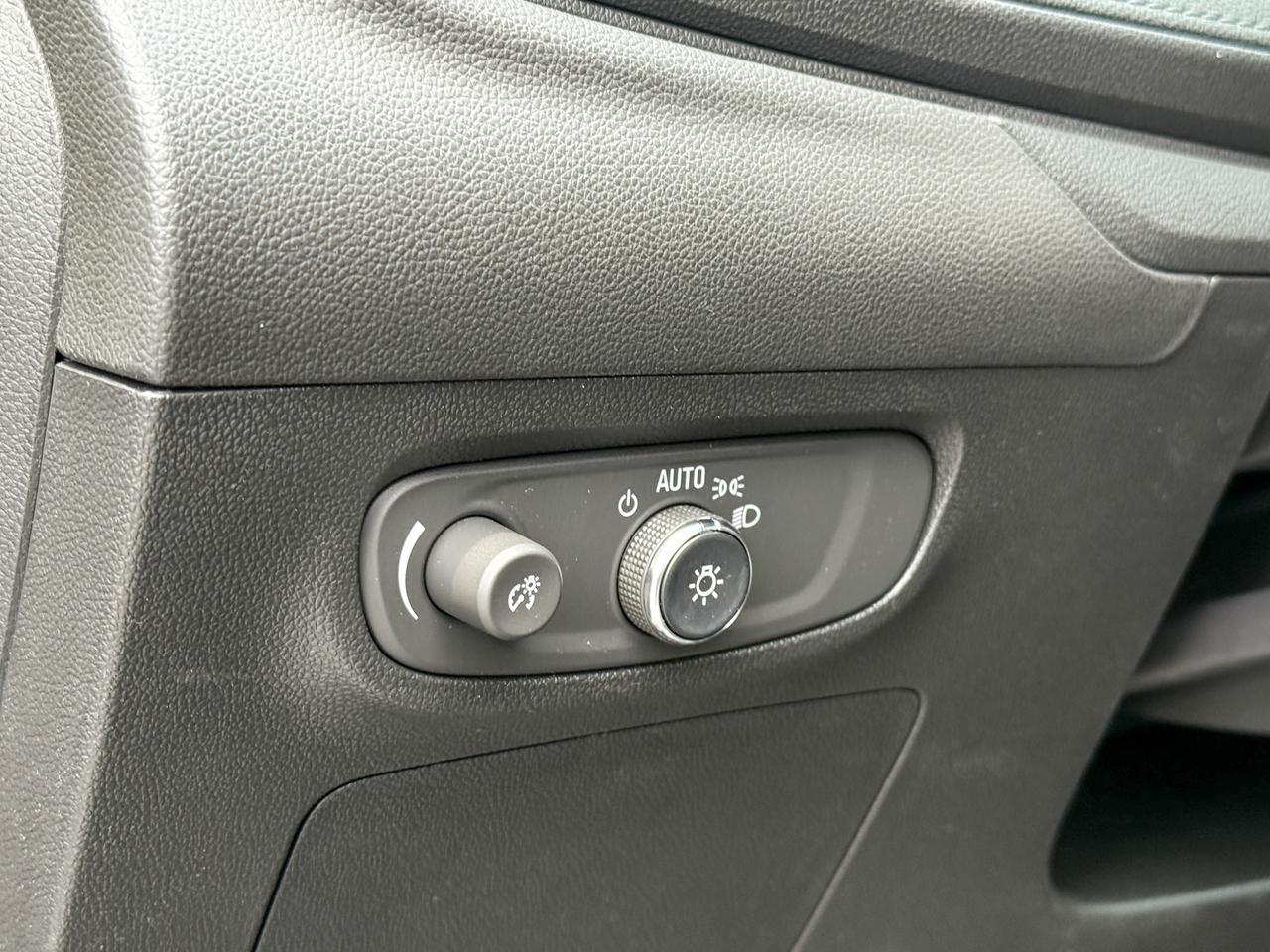 2026 Buick Encore GX Avenir 1.3L 3CYL WITH REMOTE START/ENTRY, HEATED SEATS, HEATED STEERING WHEEL, HD REAR VISION CAMERA, APPLE CARPLAY AND ANDROID AUTO, BOSE SOUND SYSTEM Photo