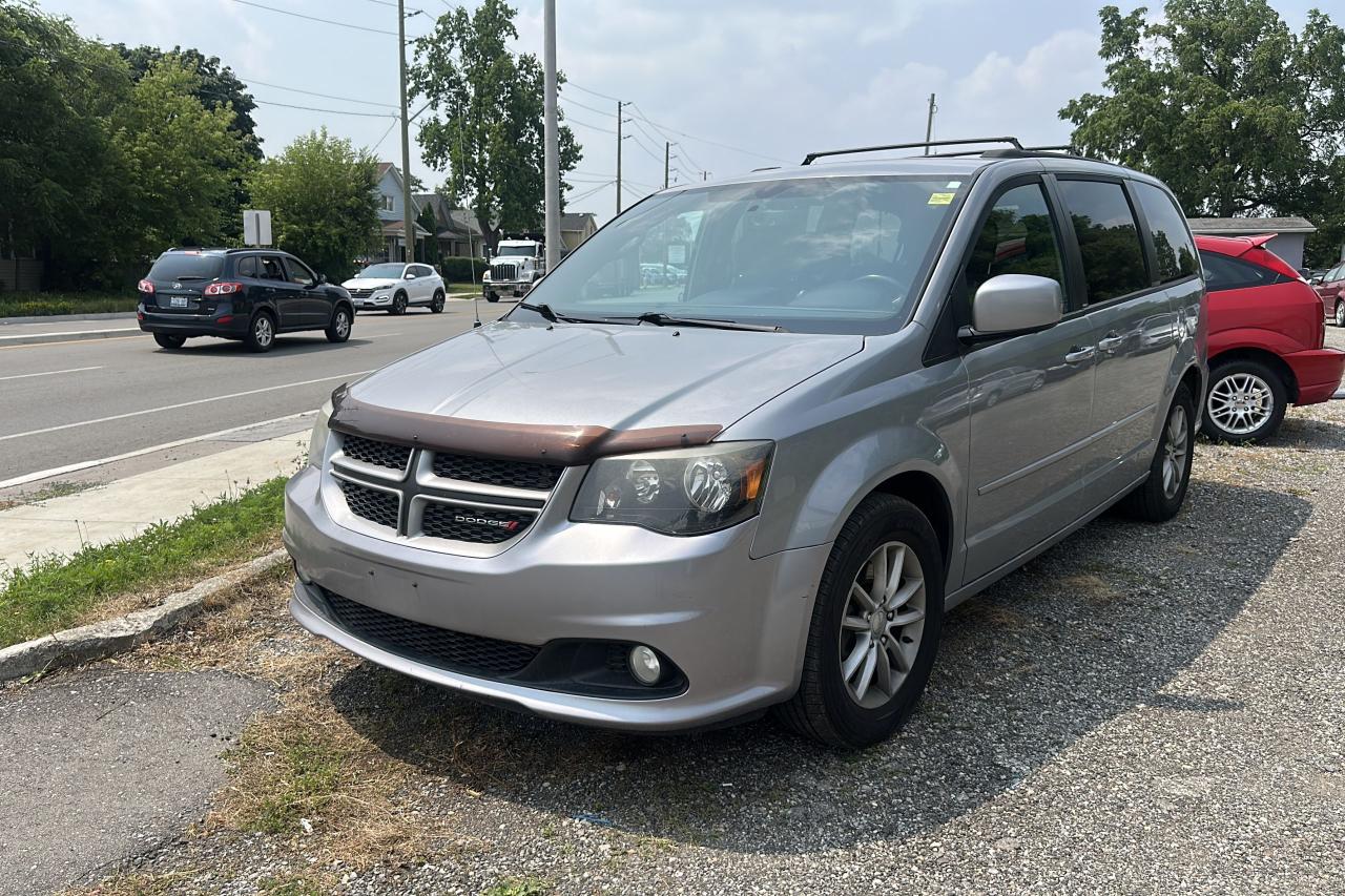 2014 Dodge Grand Caravan R/T - Photo #2