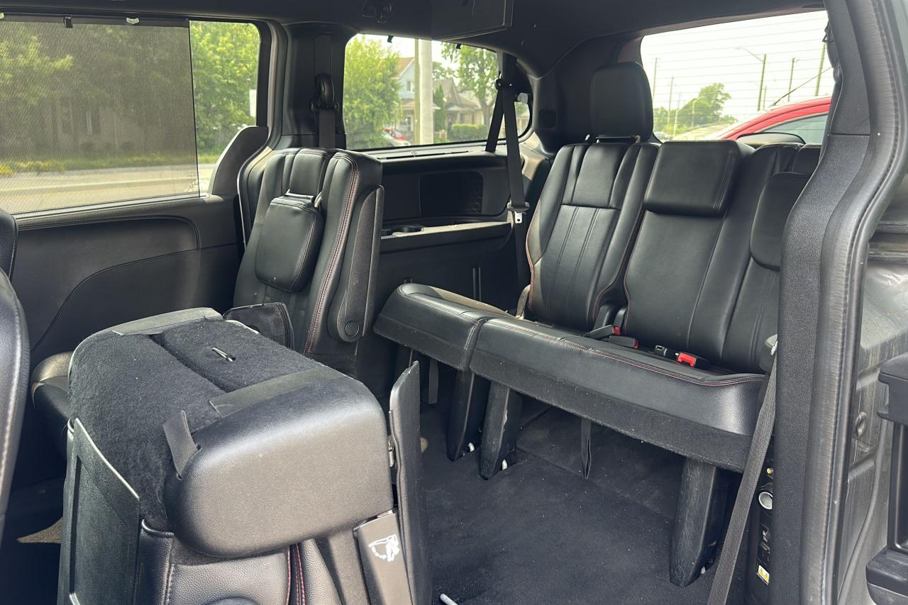 2014 Dodge Grand Caravan R/T - Photo #6