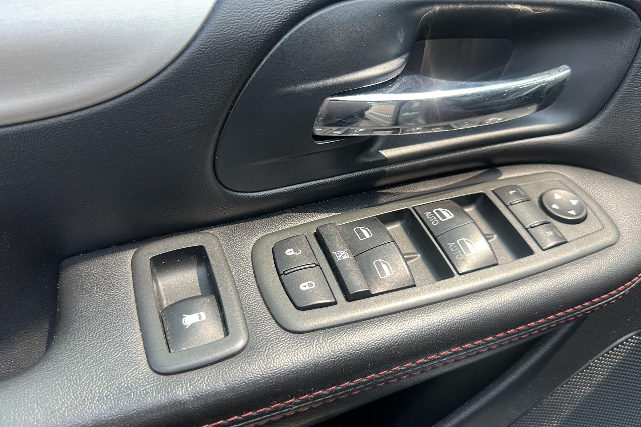 2014 Dodge Grand Caravan R/T - Photo #9