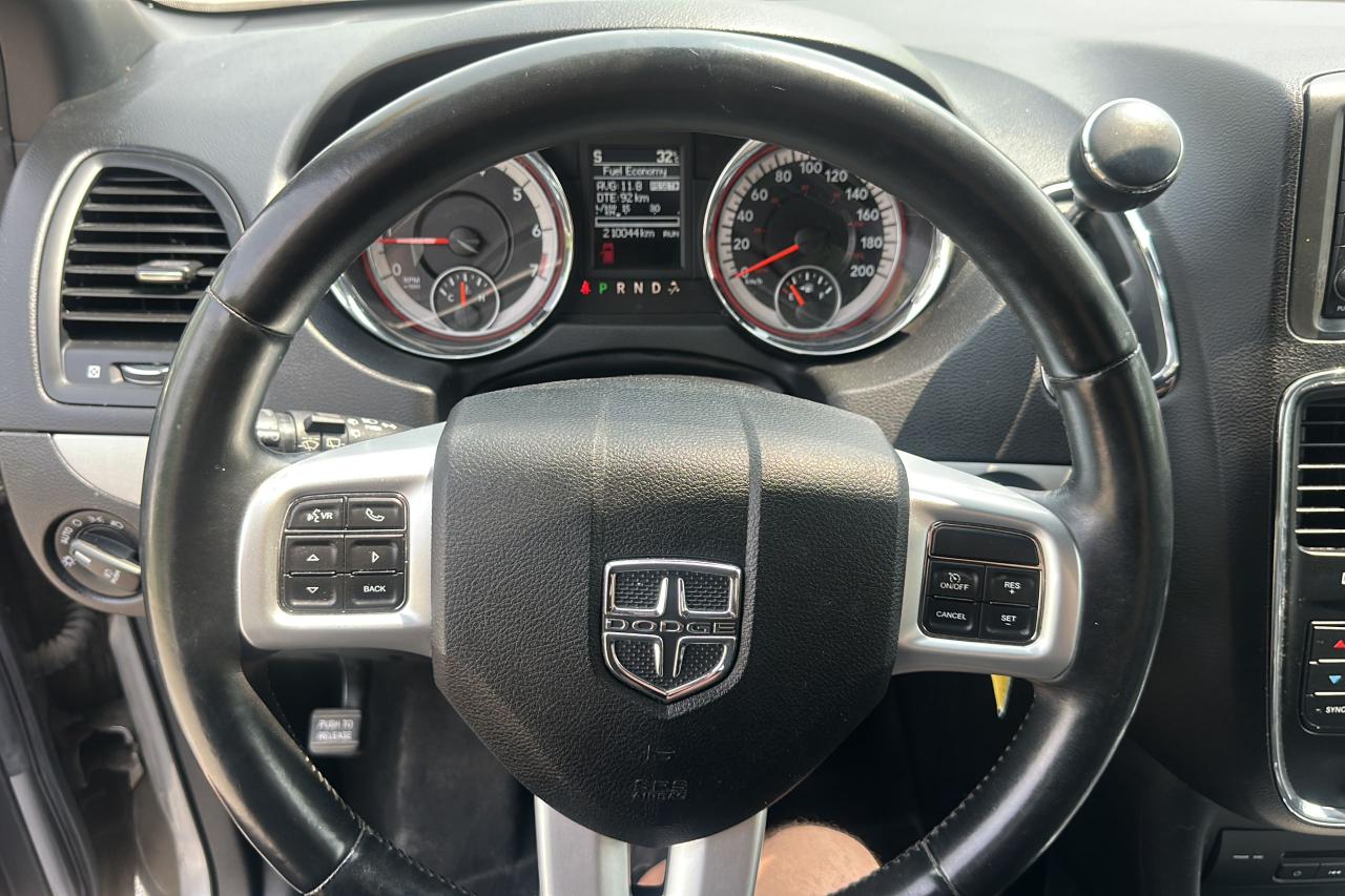 2014 Dodge Grand Caravan R/T - Photo #12