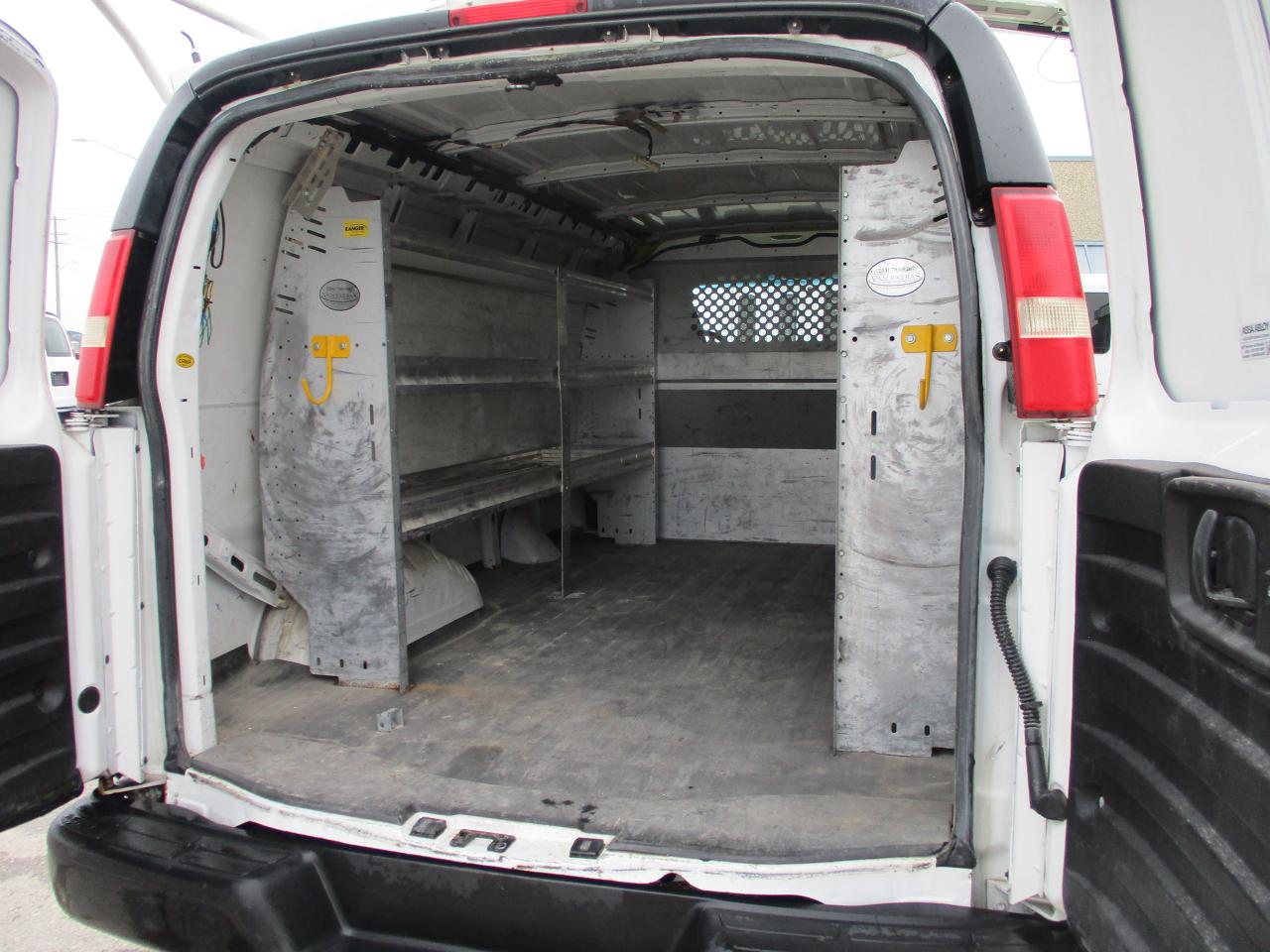 2014 Chevrolet Express Cargo Van  - Photo #6