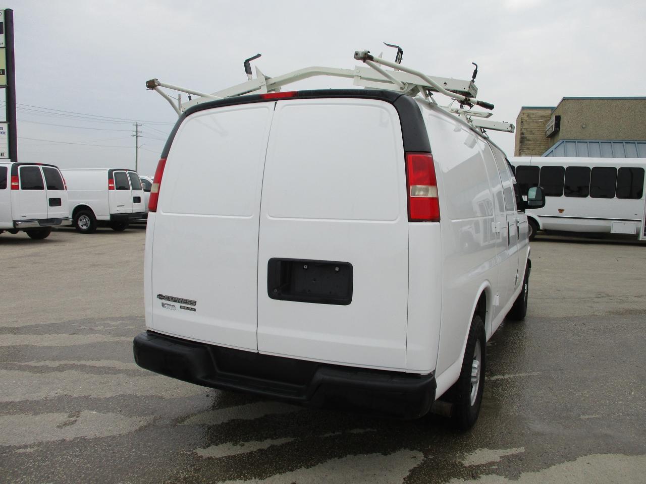 2014 Chevrolet Express Cargo Van  - Photo #5