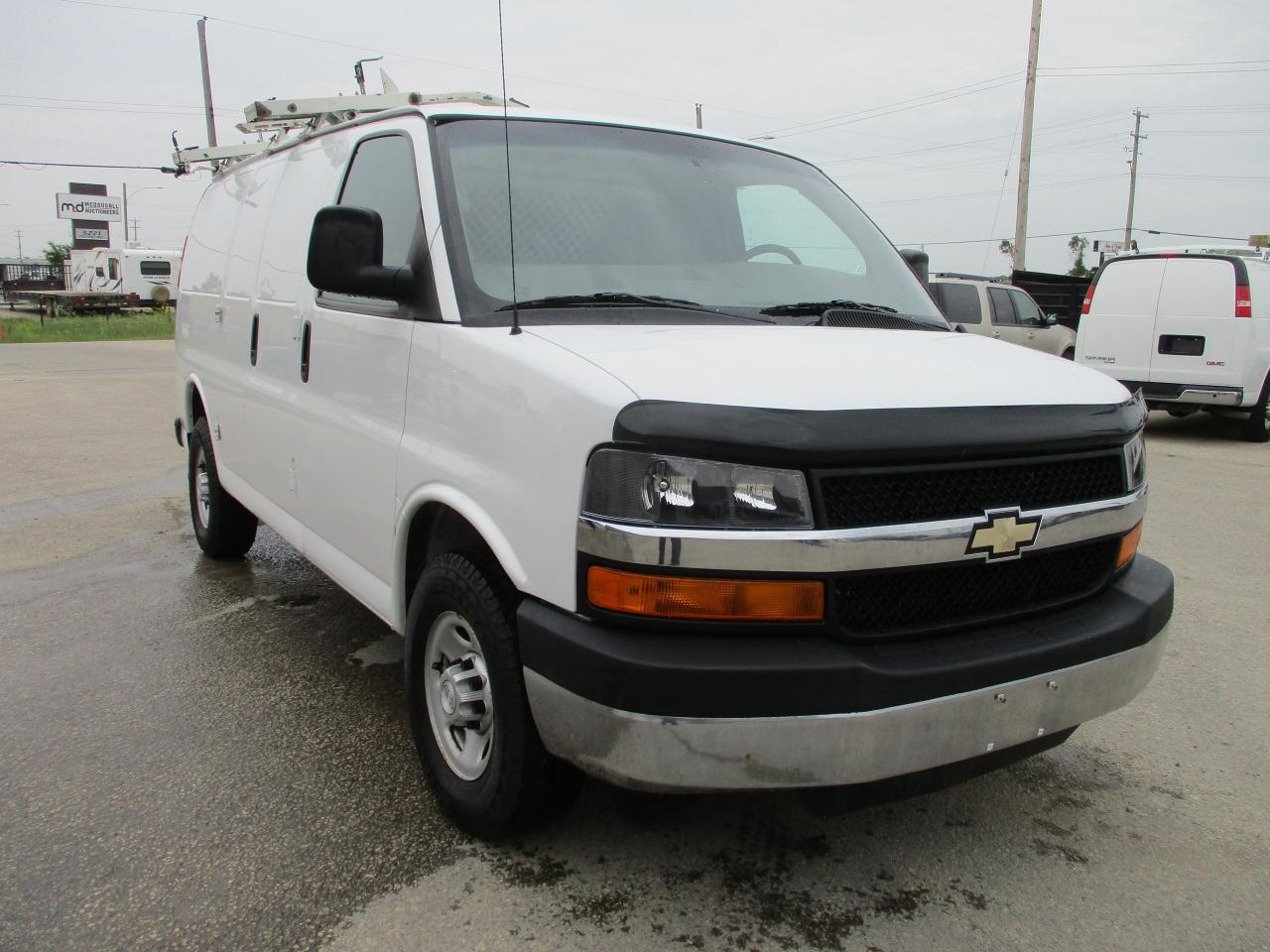 2014 Chevrolet Express Cargo Van  - Photo #3