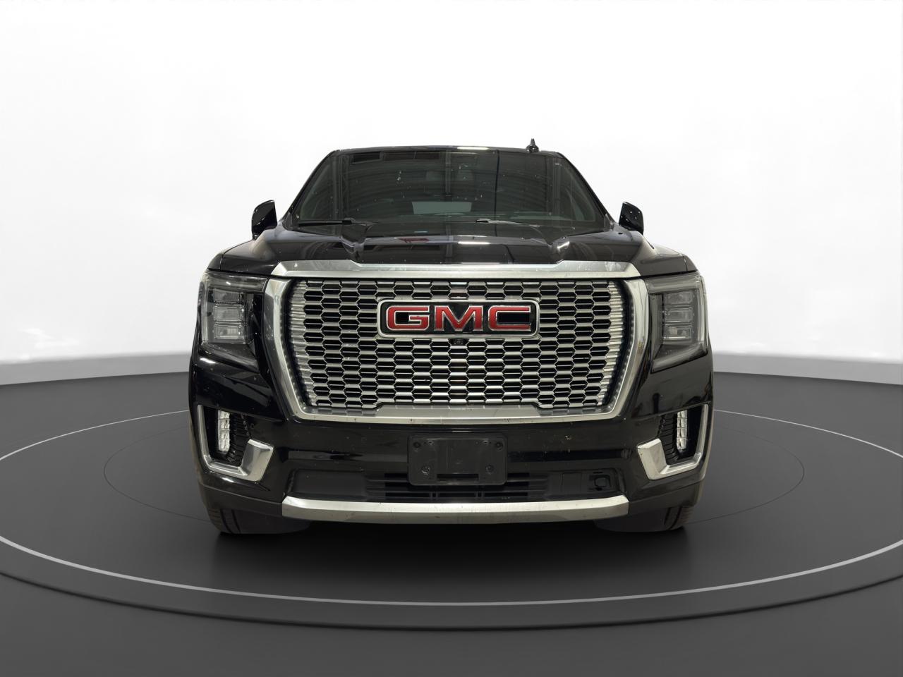2022 GMC Yukon Denali - Photo #2