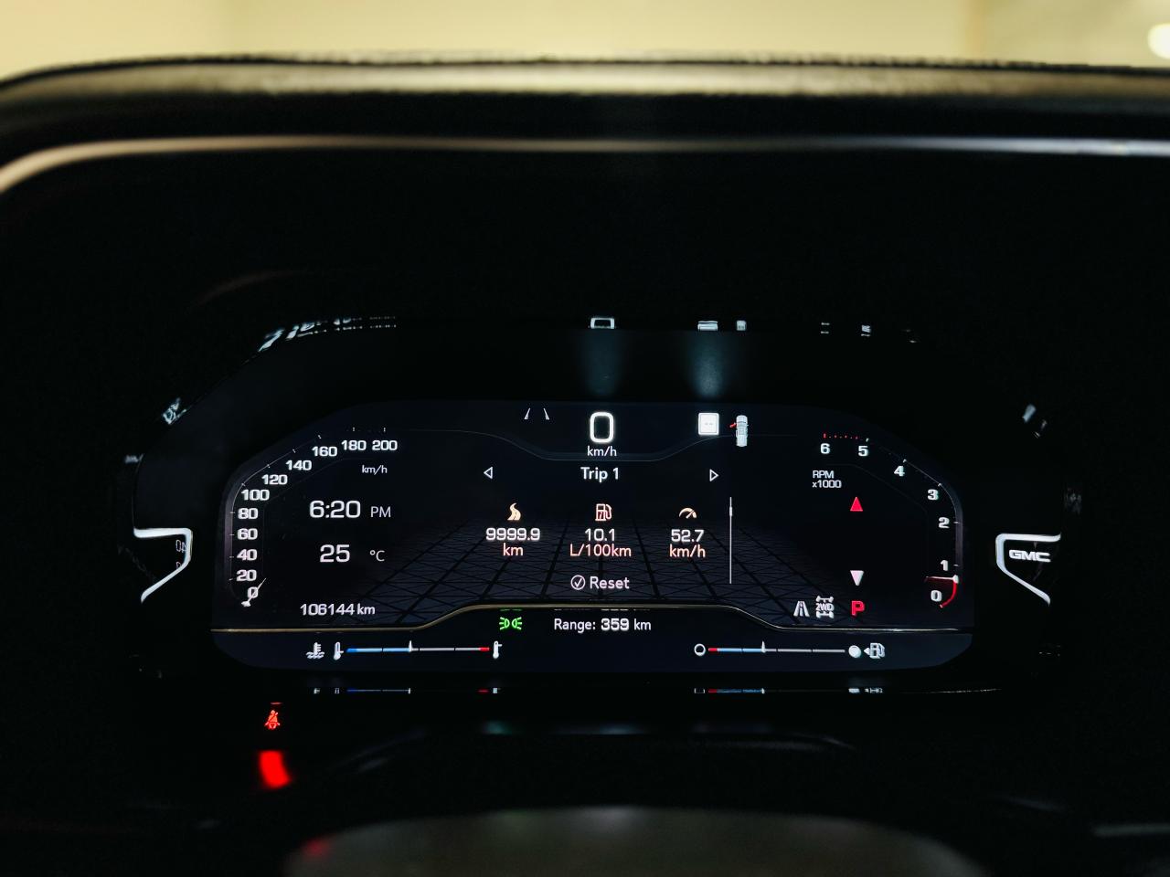 2022 GMC Yukon Denali - Photo #9