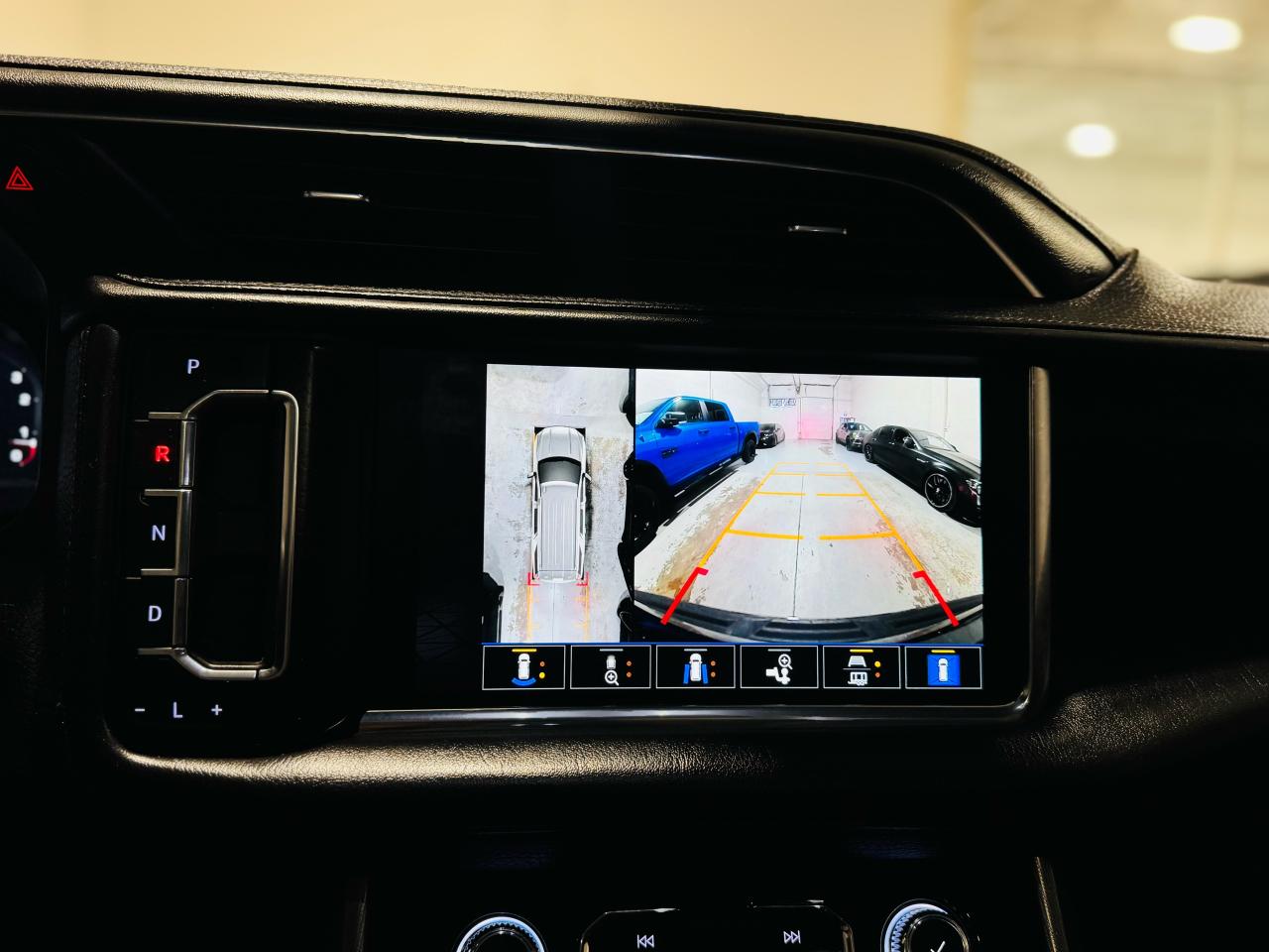 2022 GMC Yukon Denali - Photo #11