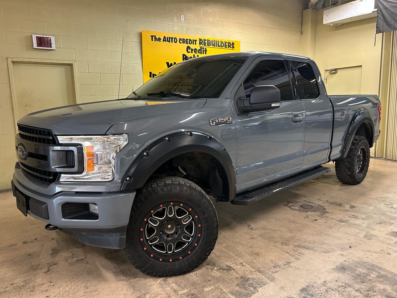 2019 Ford F-150 SPORT - Photo #2