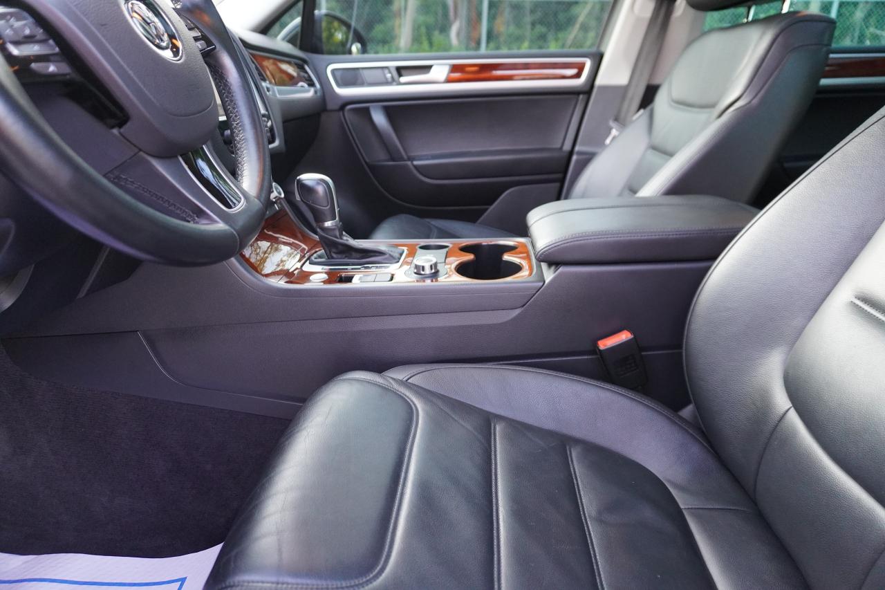 2014 Volkswagen Touareg 1 OWNER / NO ACCIDENTS / DEALER SERVICED /3.0 TDI - Photo #9