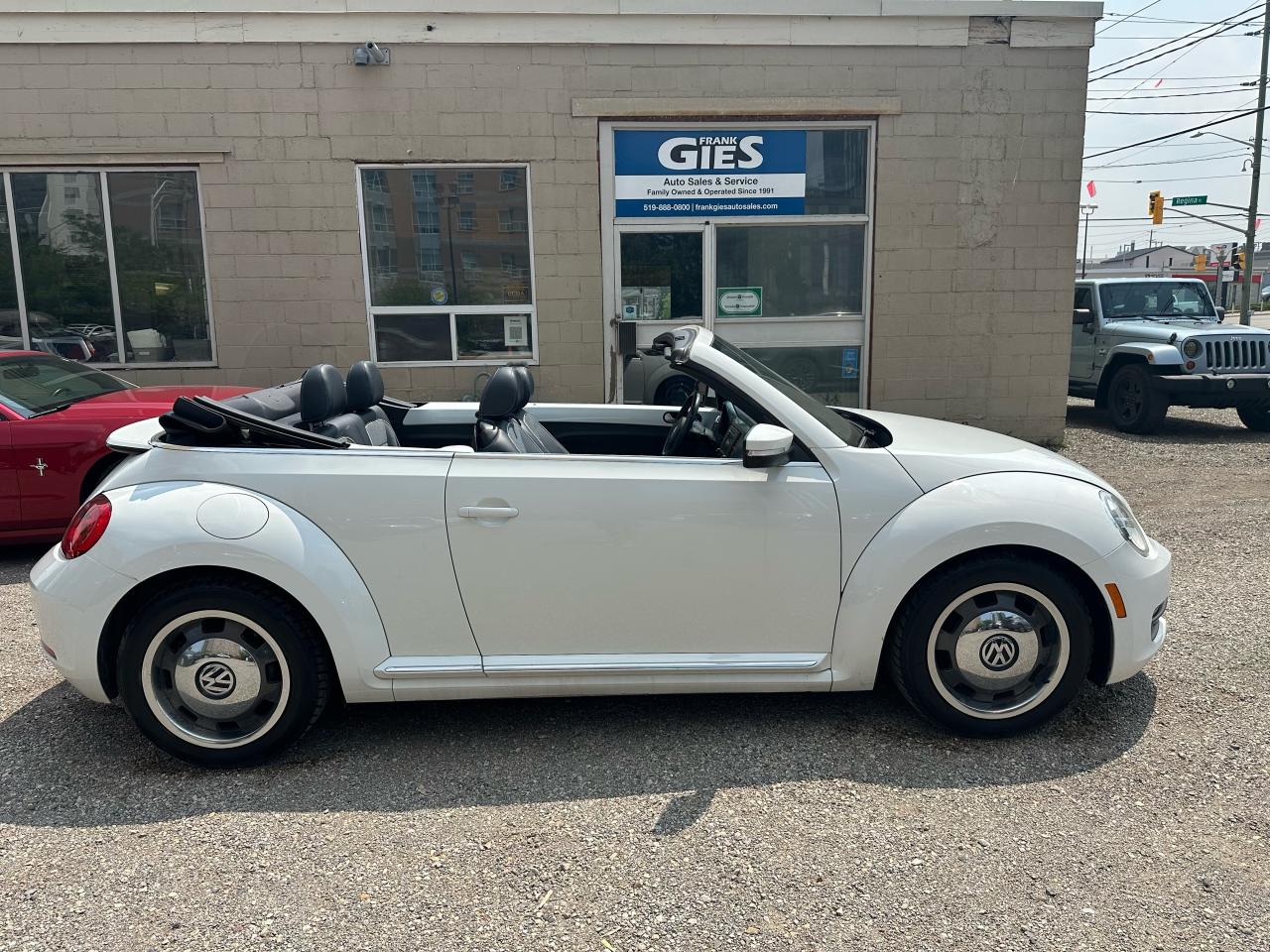 2016 Volkswagen Beetle Denim Edition - Photo #2